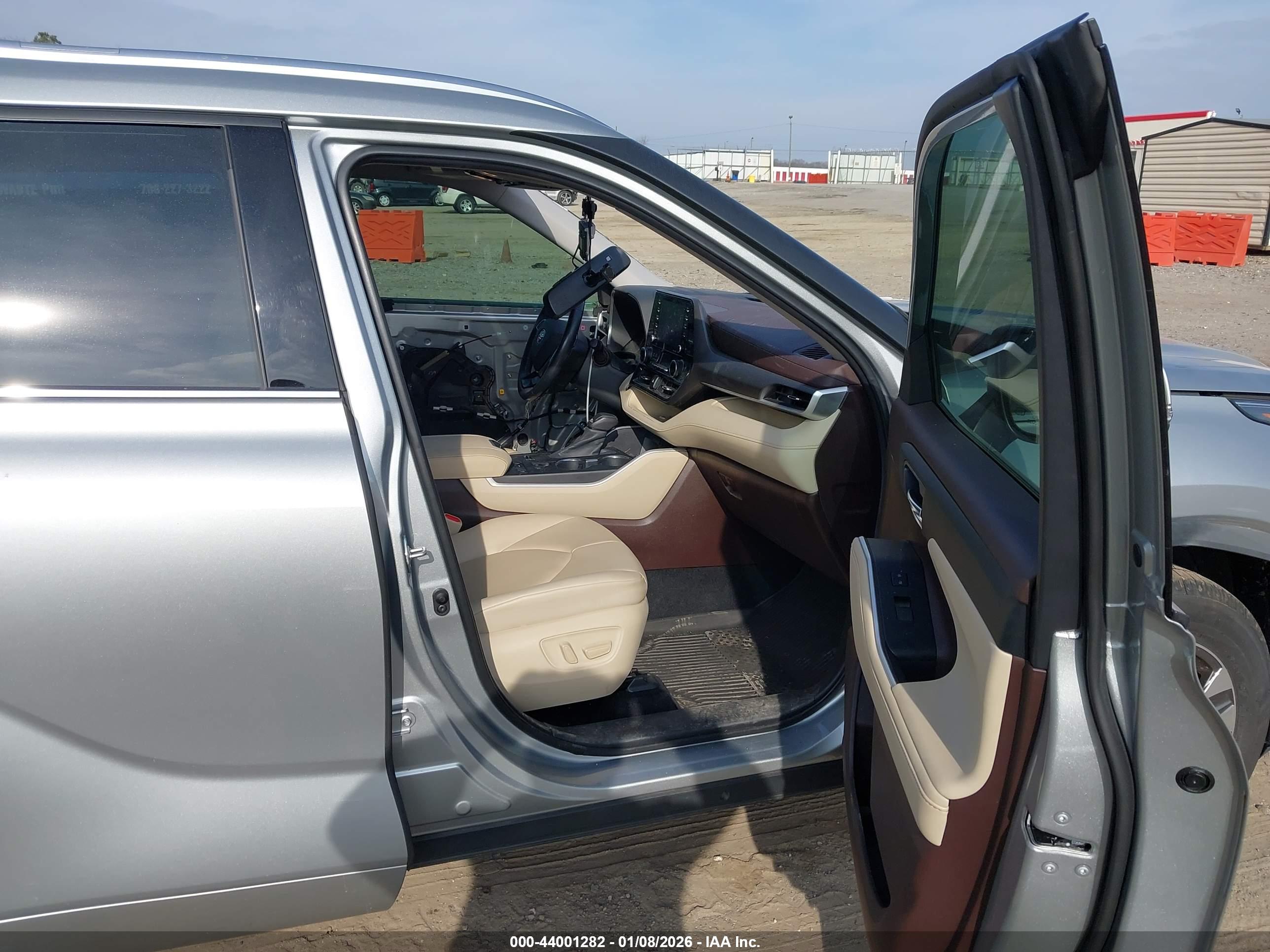 TOYOTA HIGHLANDER image 5