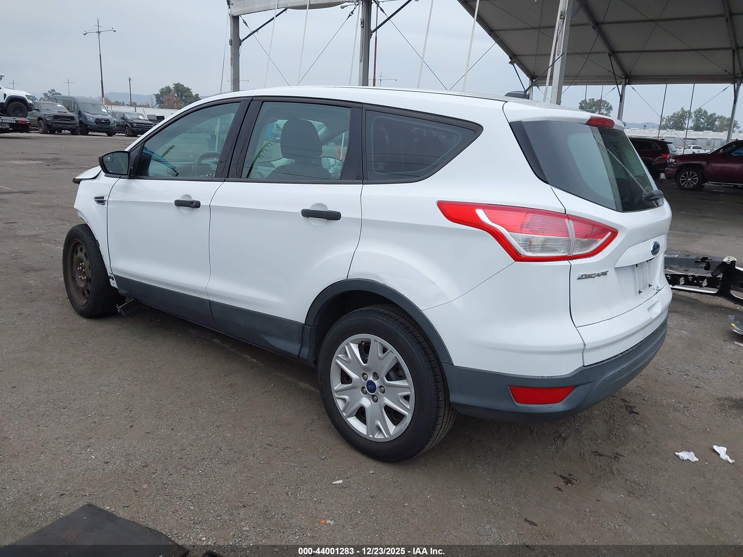 FORD ESCAPE image 3