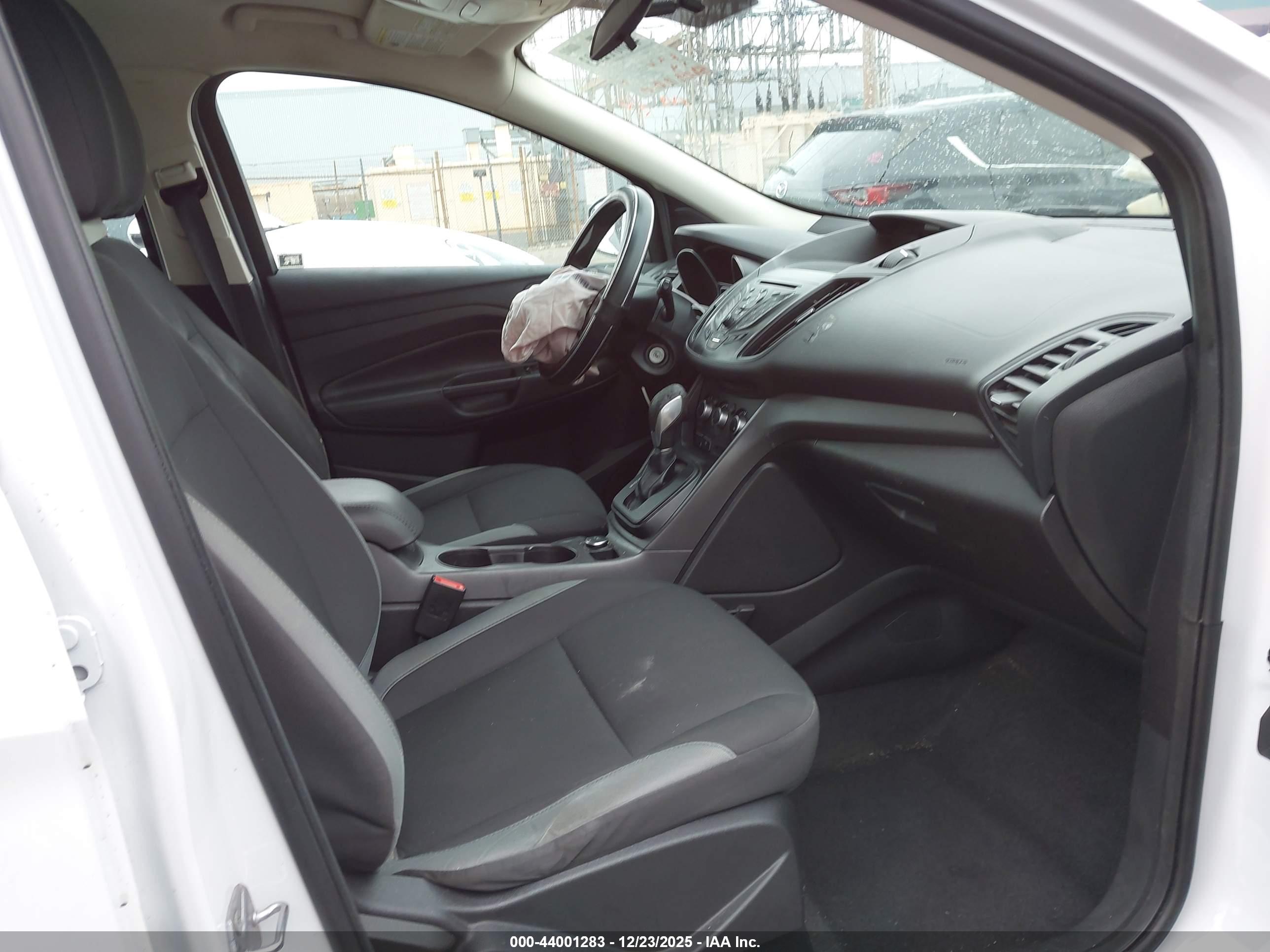 FORD ESCAPE image 5