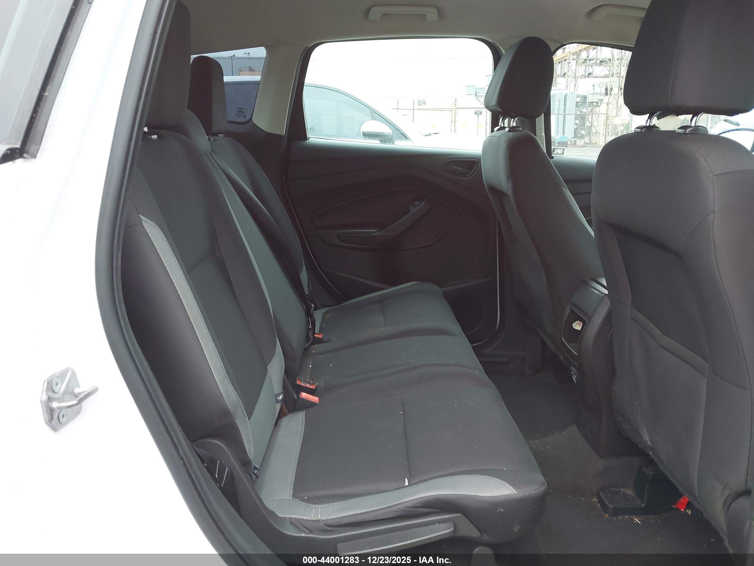 FORD ESCAPE image 8