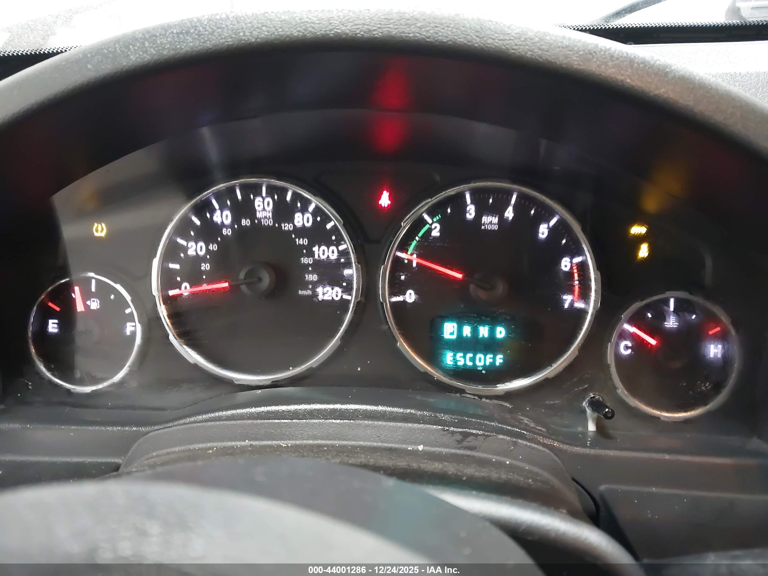 JEEP LIBERTY image 7
