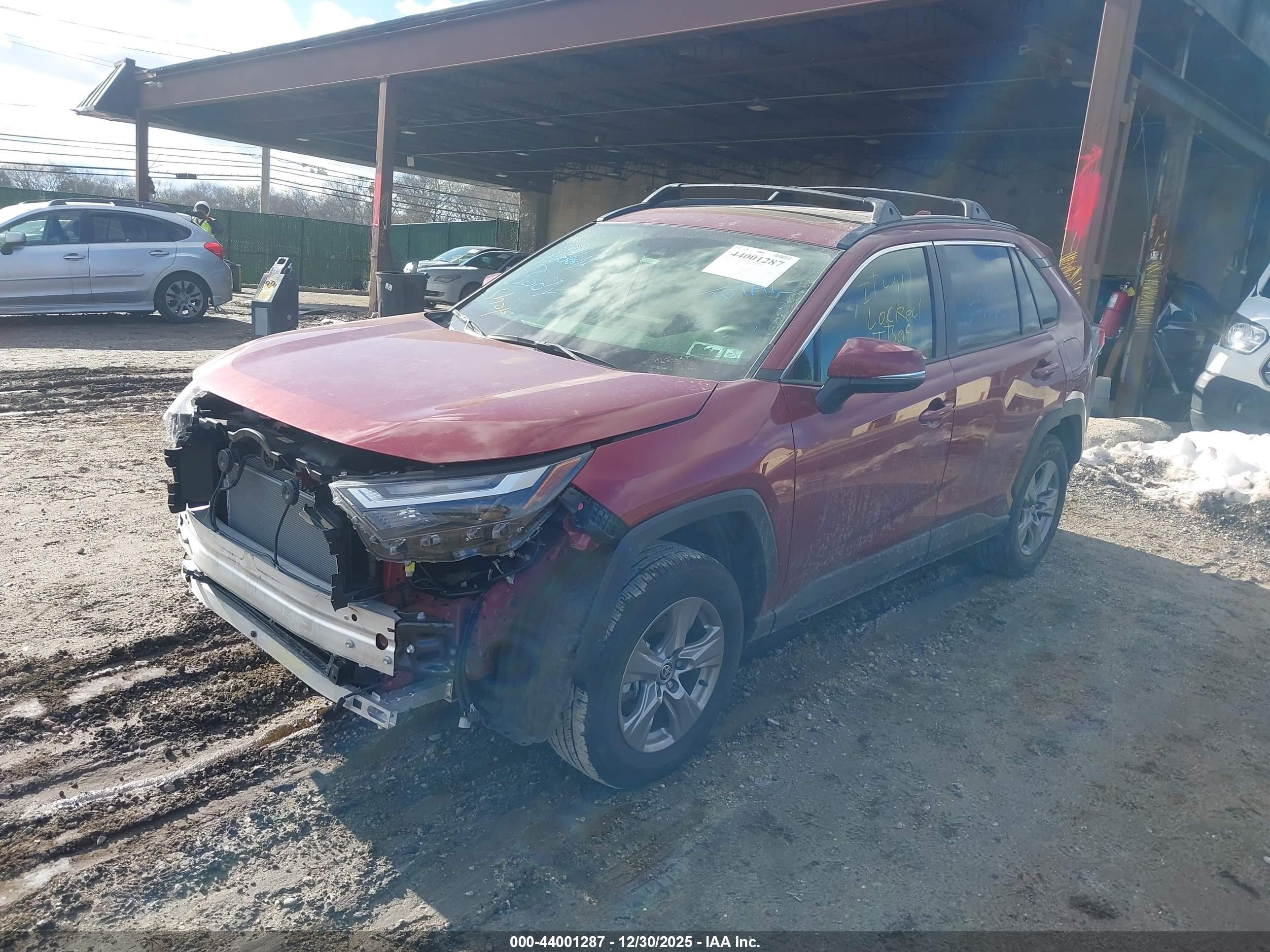 TOYOTA RAV4 image 2