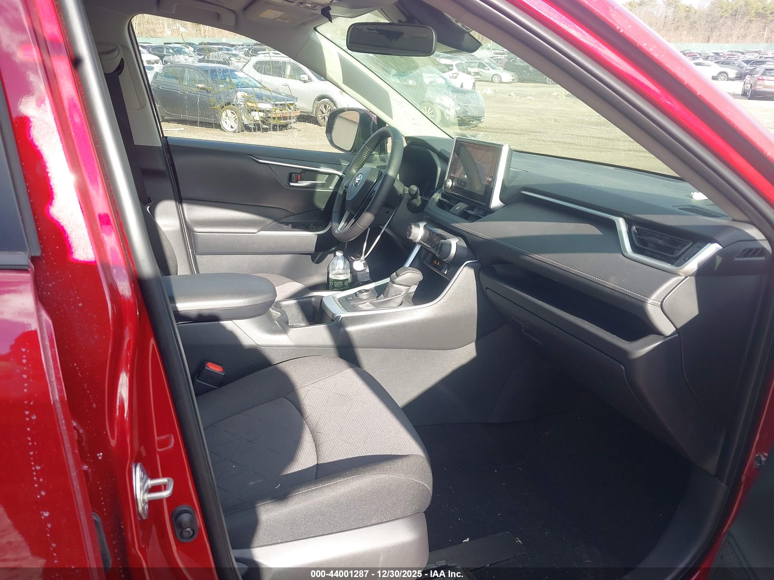 TOYOTA RAV4 image 5