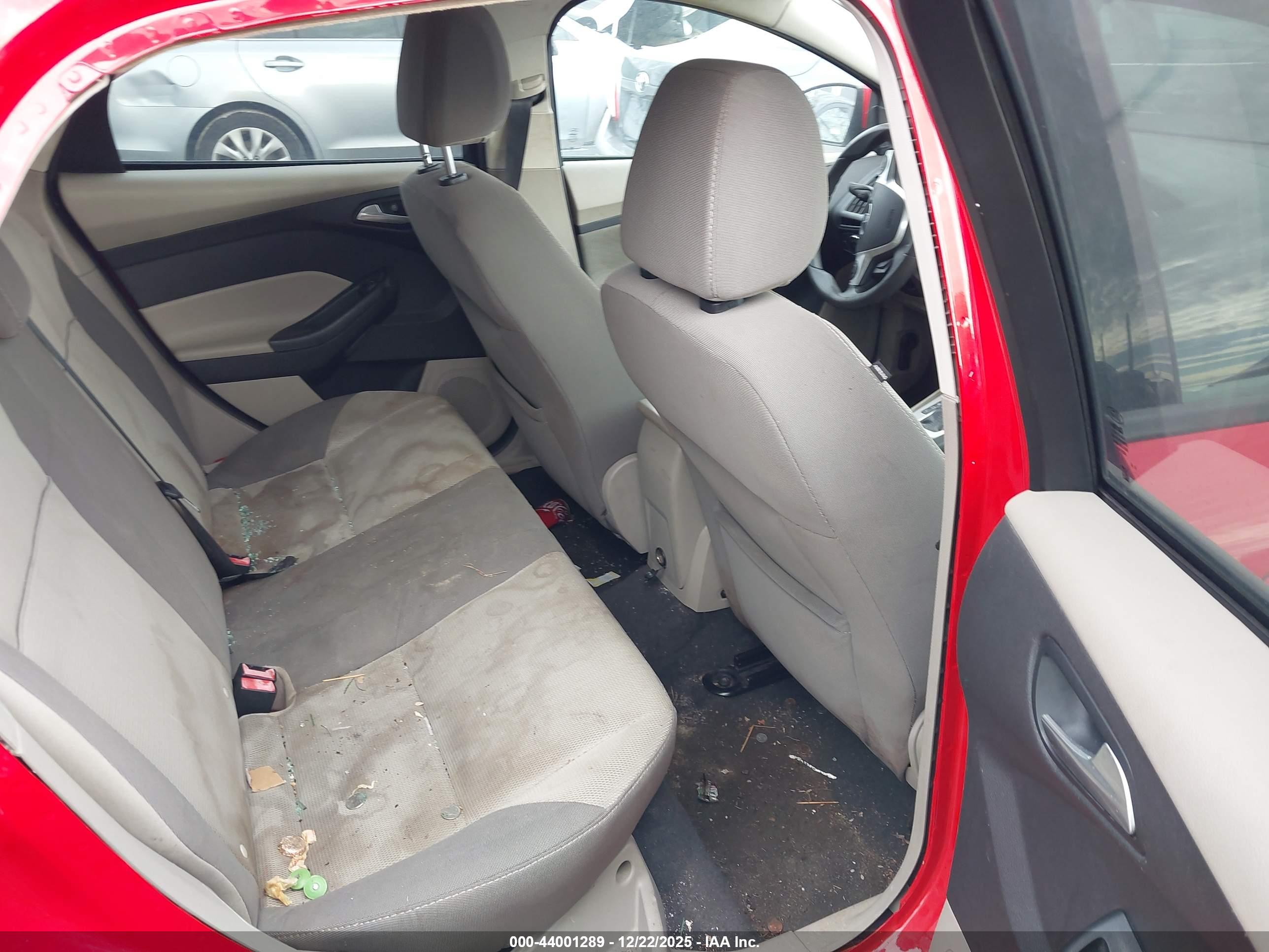 FORD FOCUS image 8