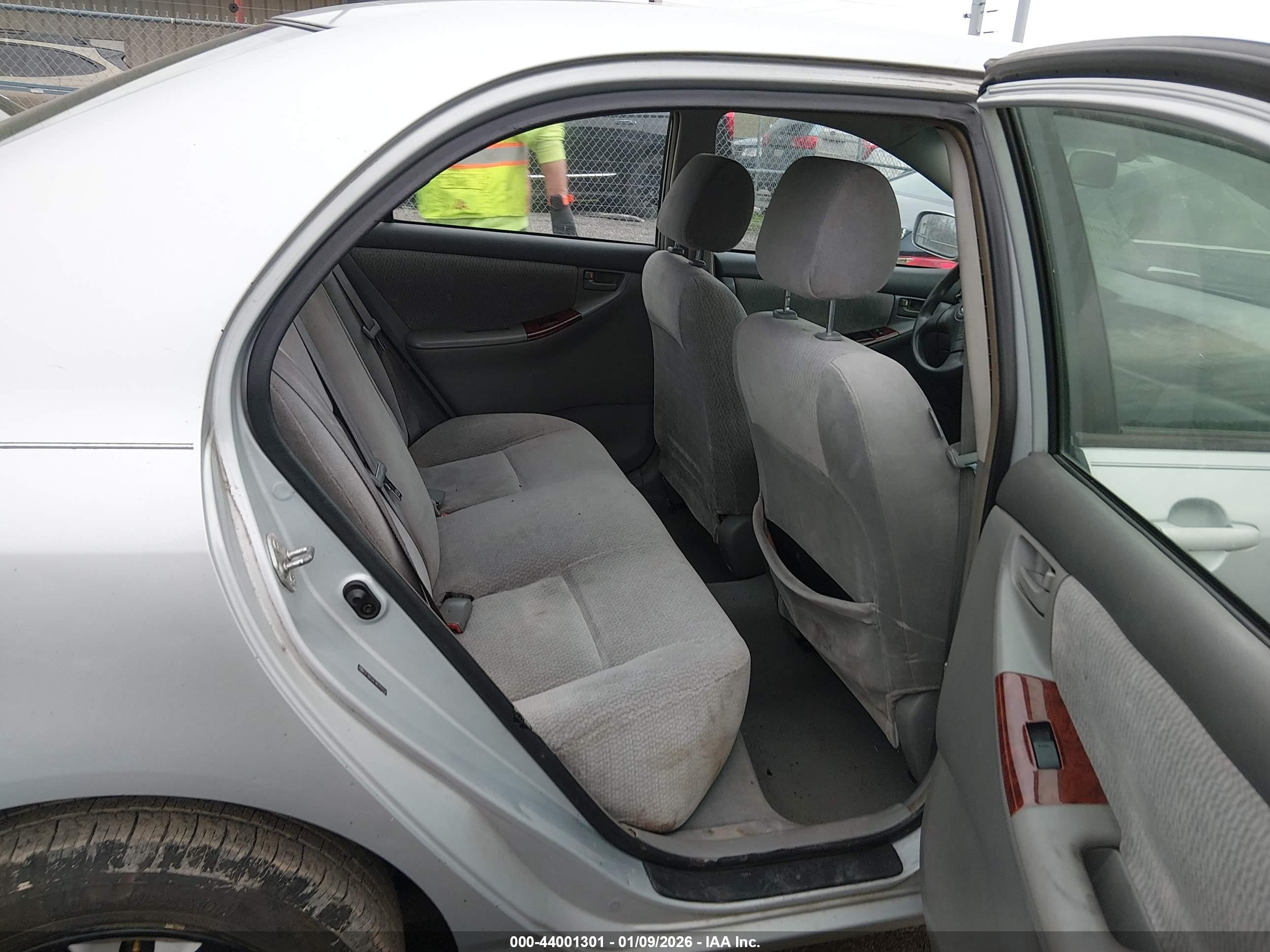 TOYOTA COROLLA image 8
