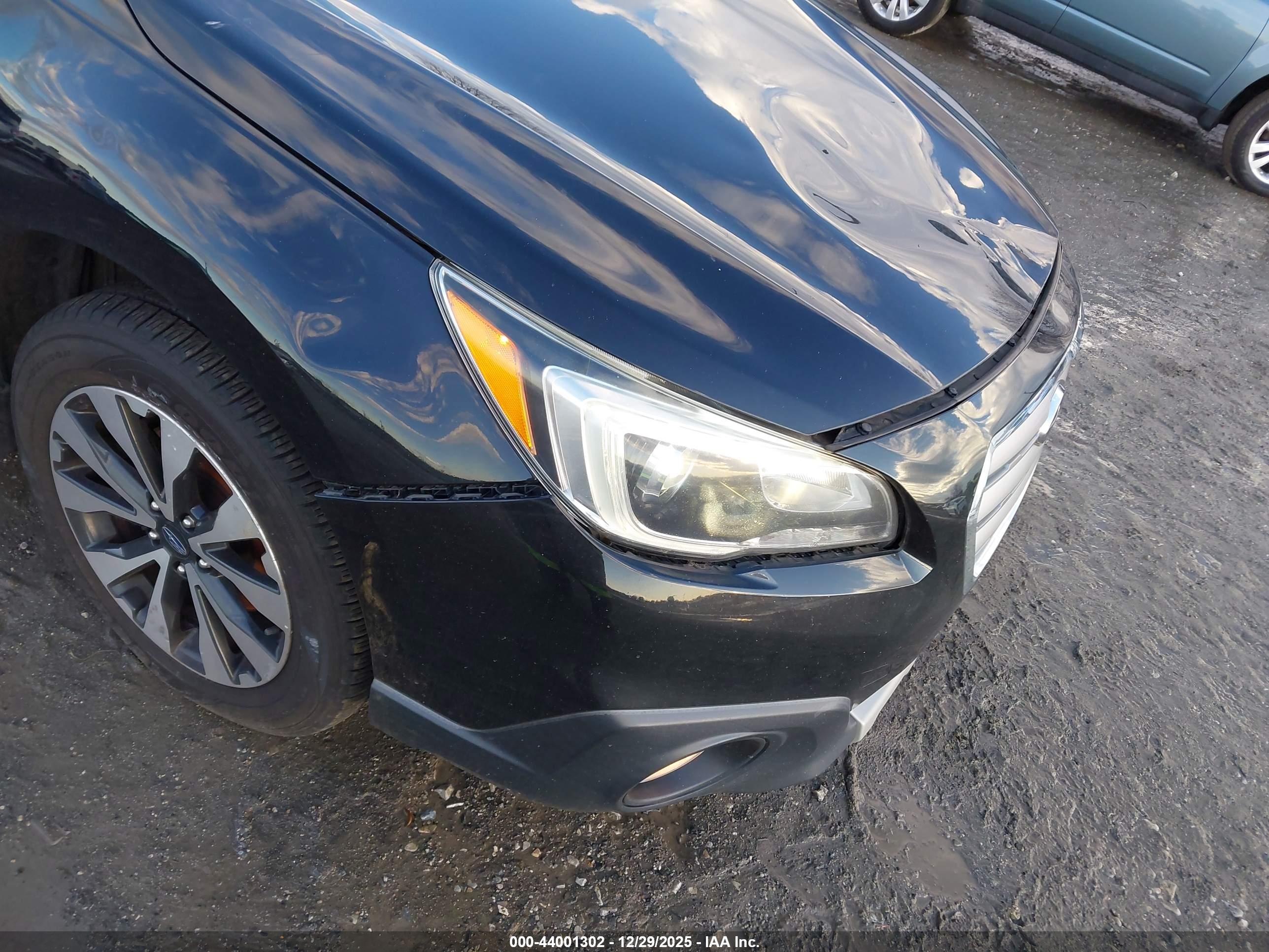 SUBARU OUTBACK image 6