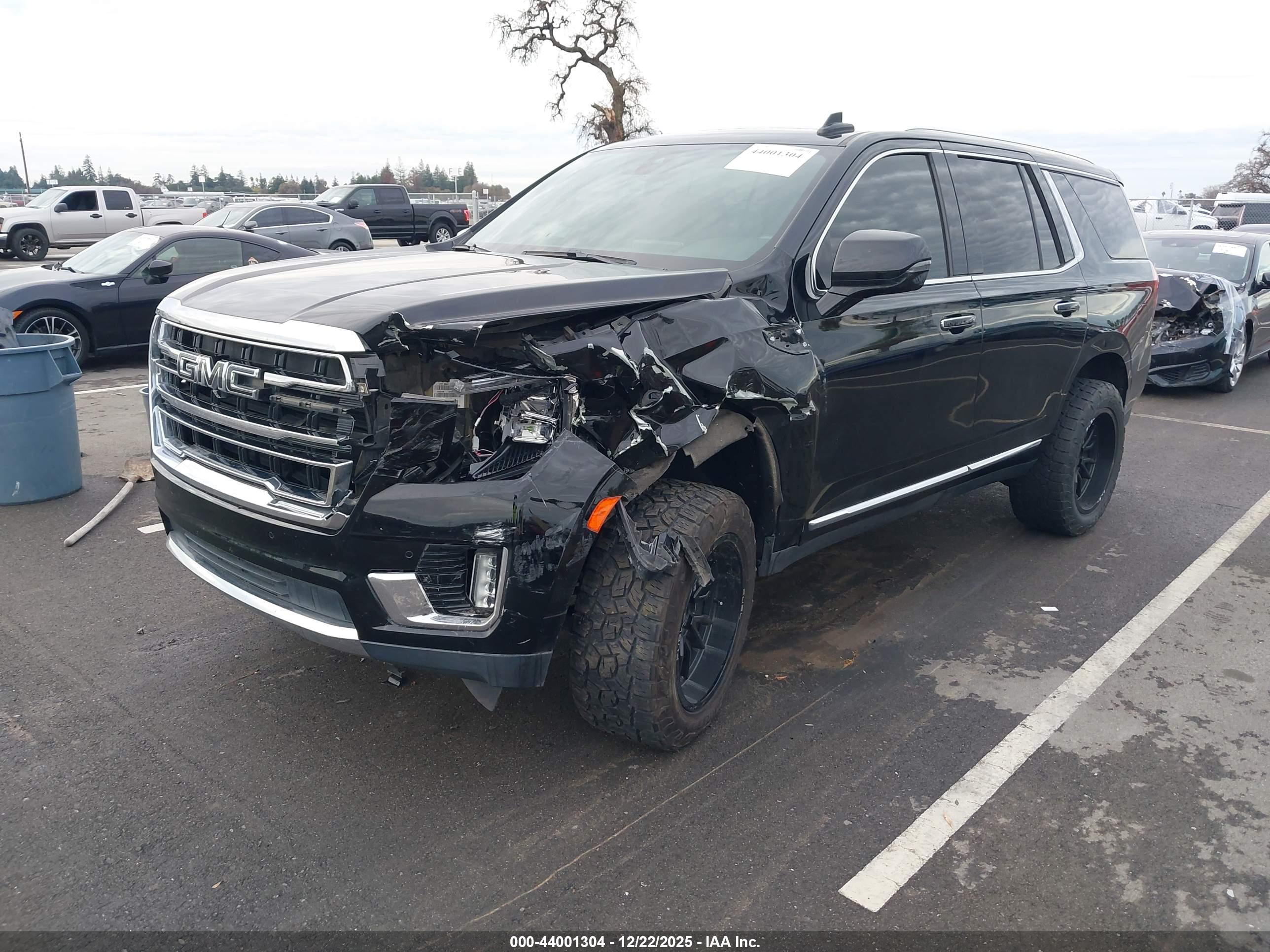 GMC YUKON image 2