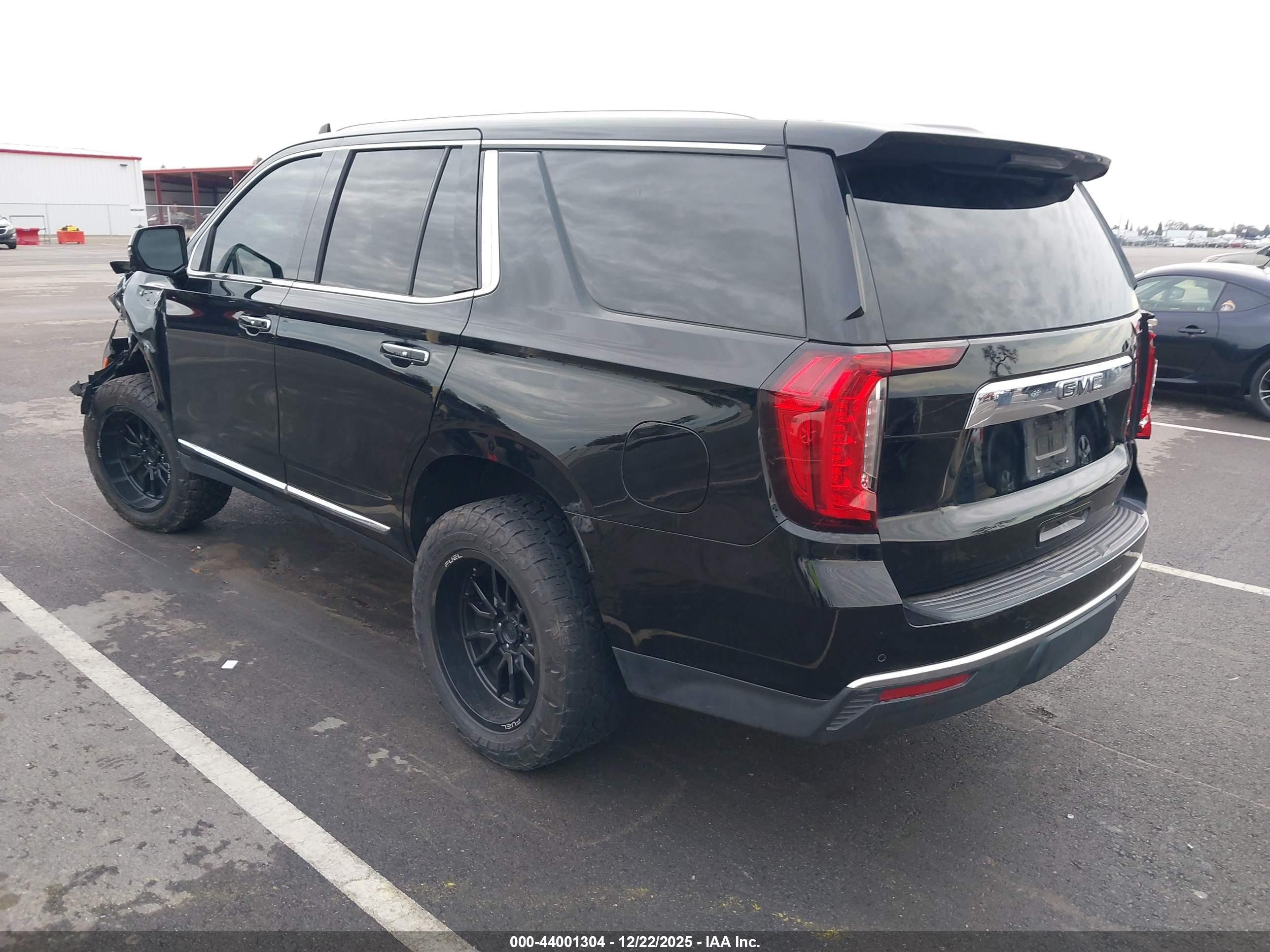 GMC YUKON image 3