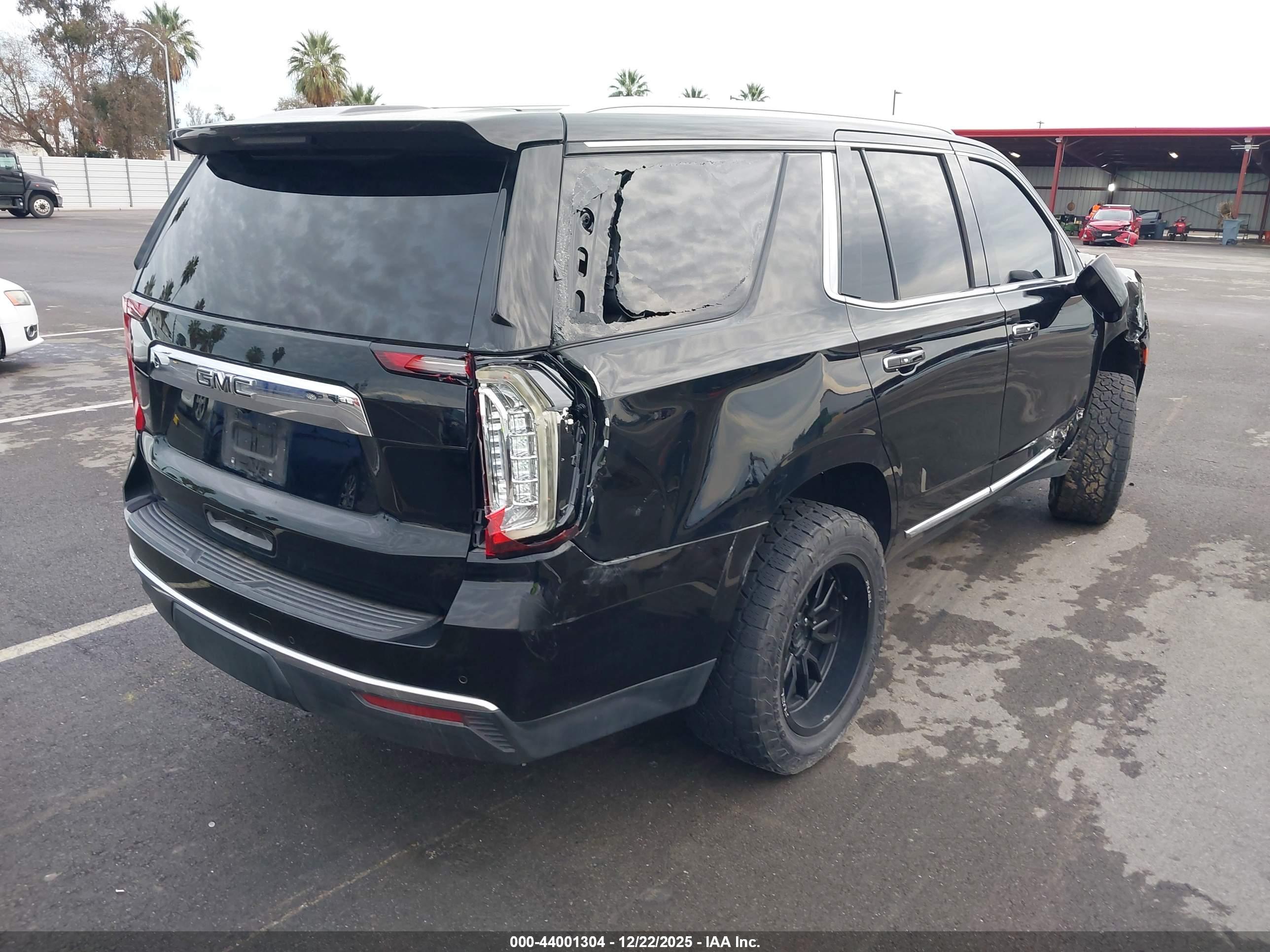 GMC YUKON image 4