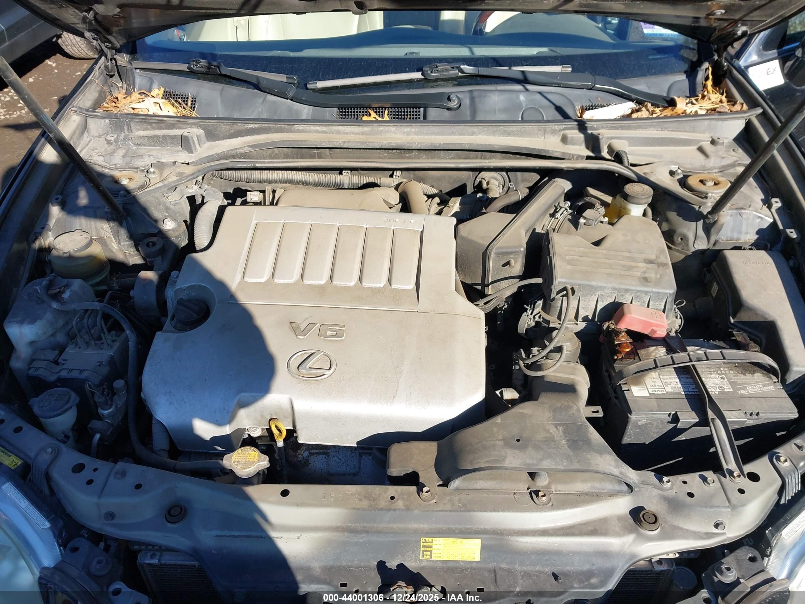 LEXUS ES image 10