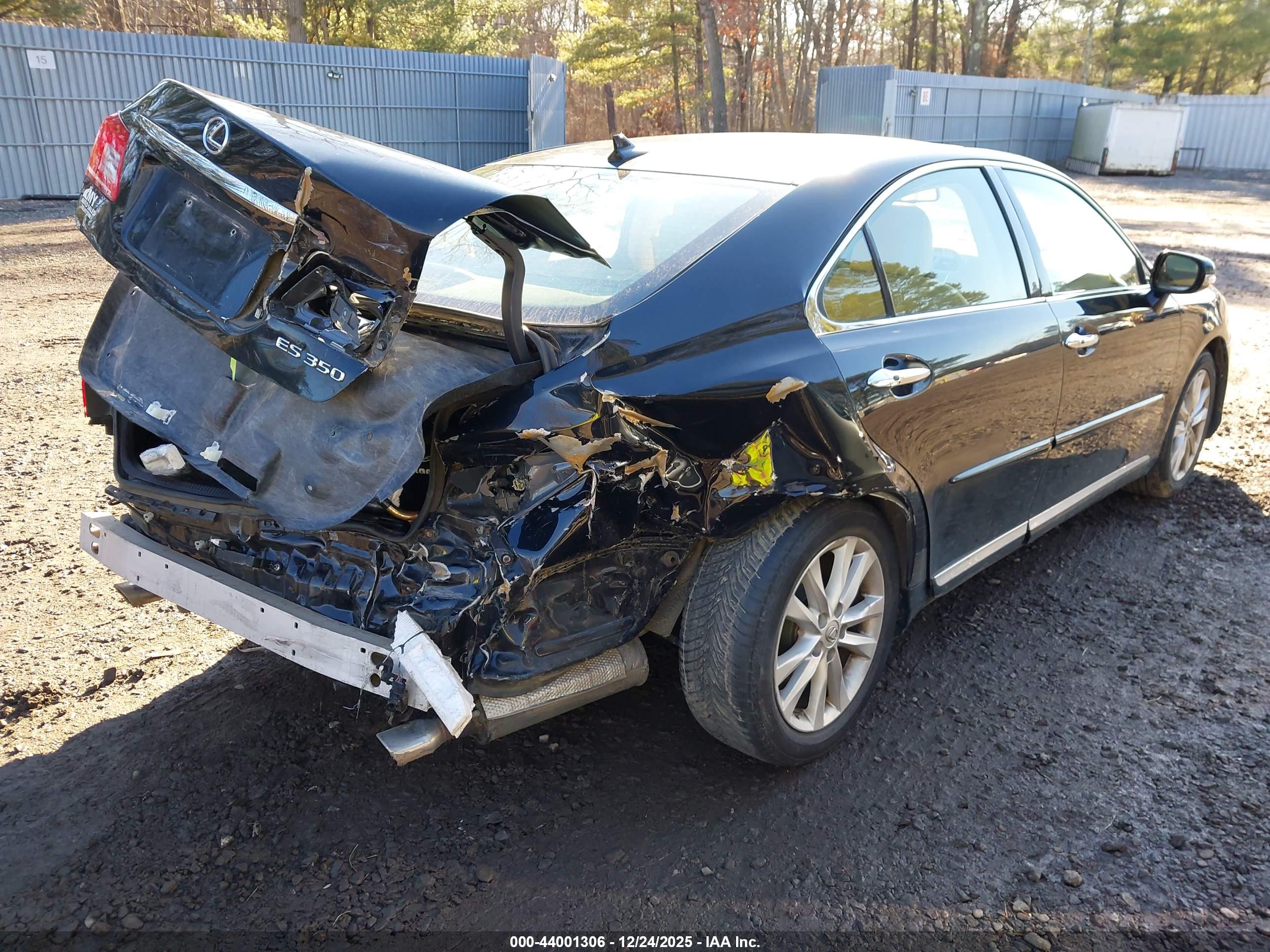 LEXUS ES image 4