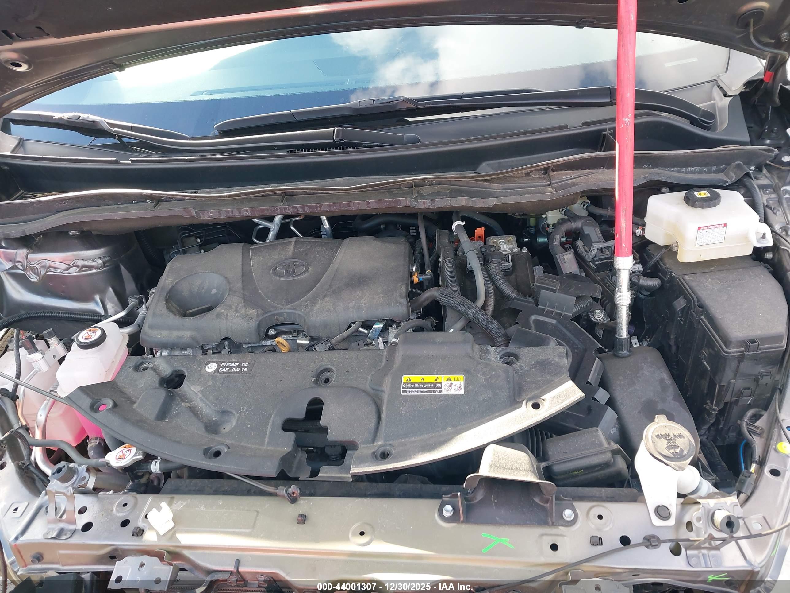 TOYOTA SIENNA image 10