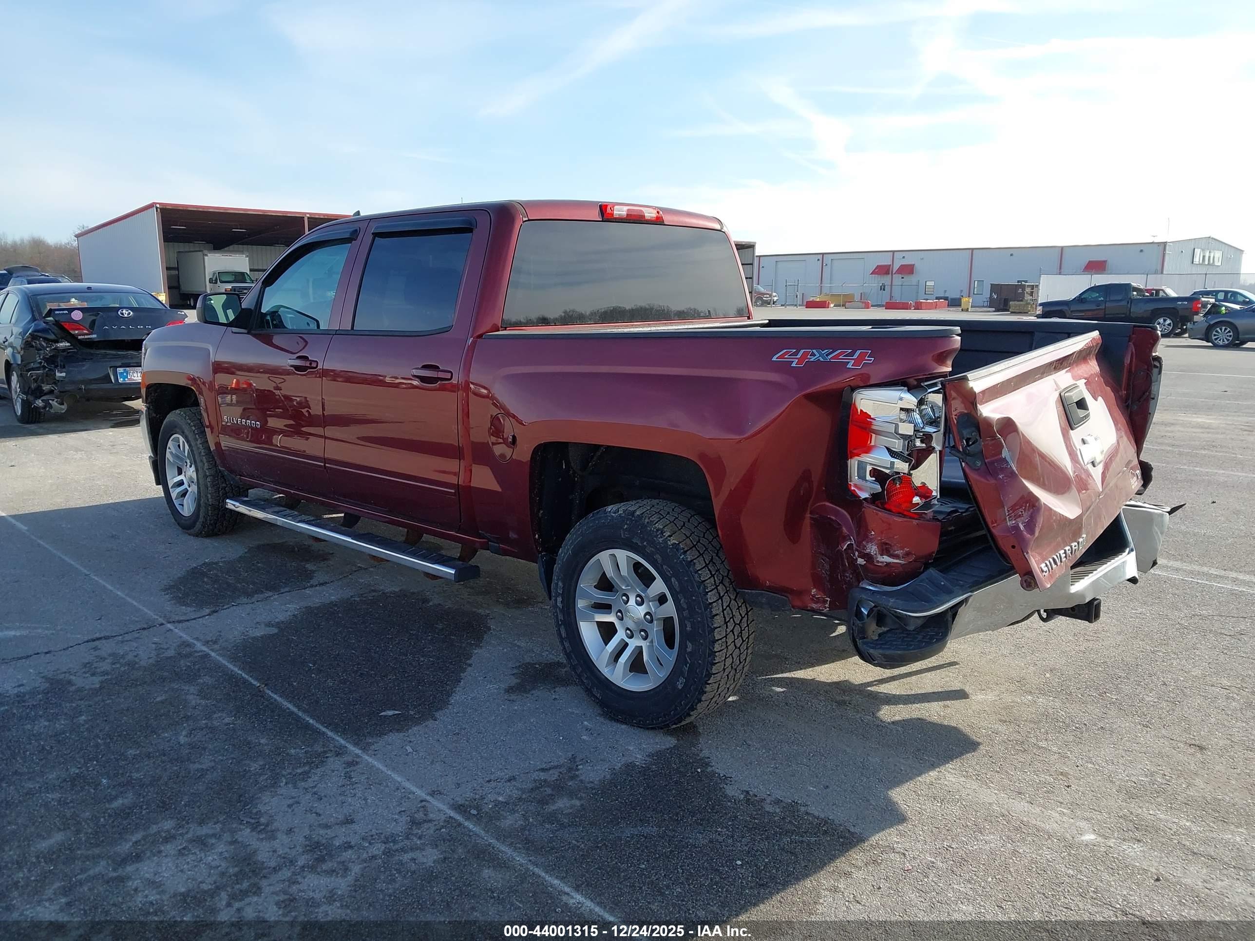 CHEVROLET SILVERADO image 3