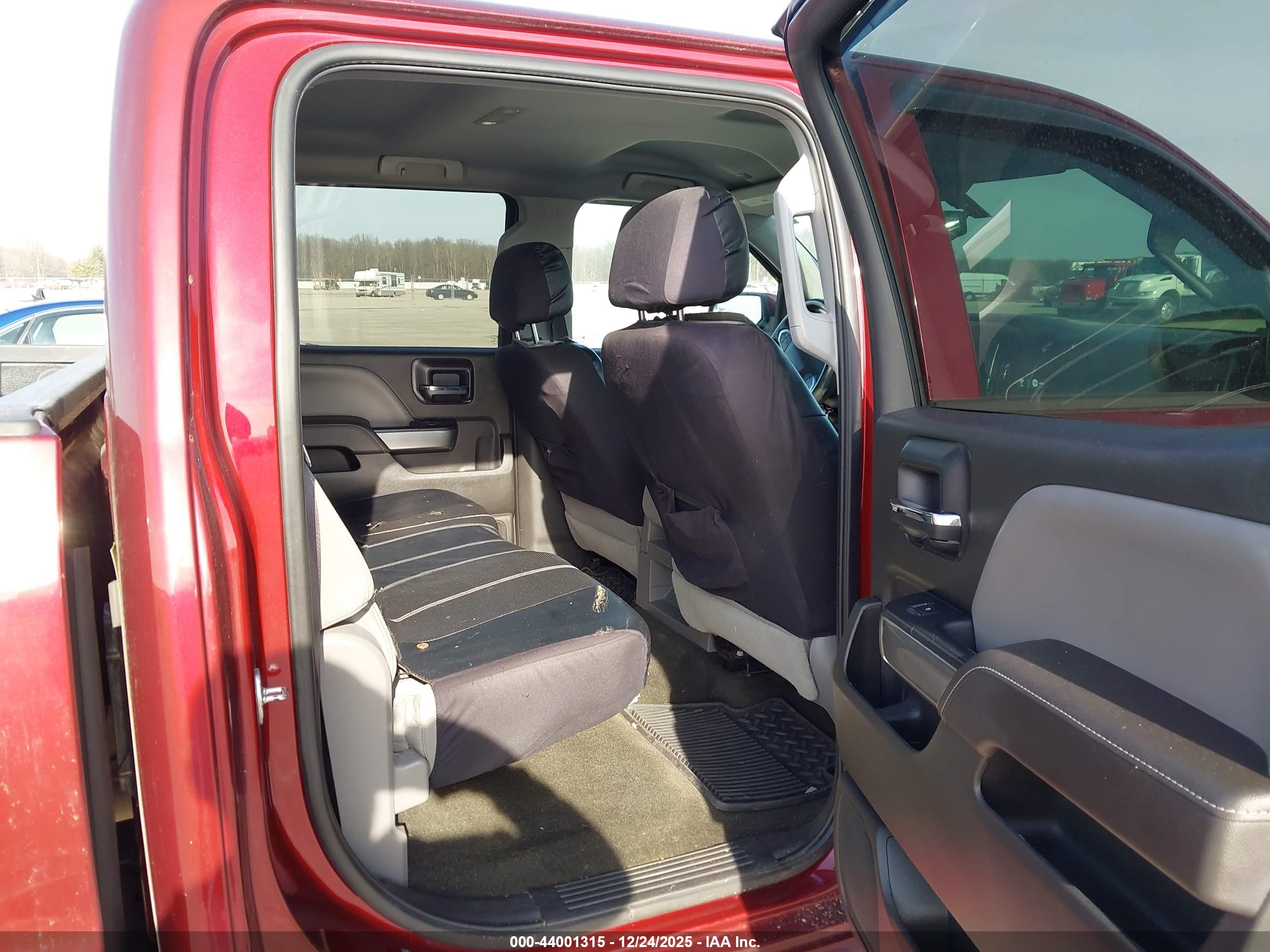CHEVROLET SILVERADO image 8