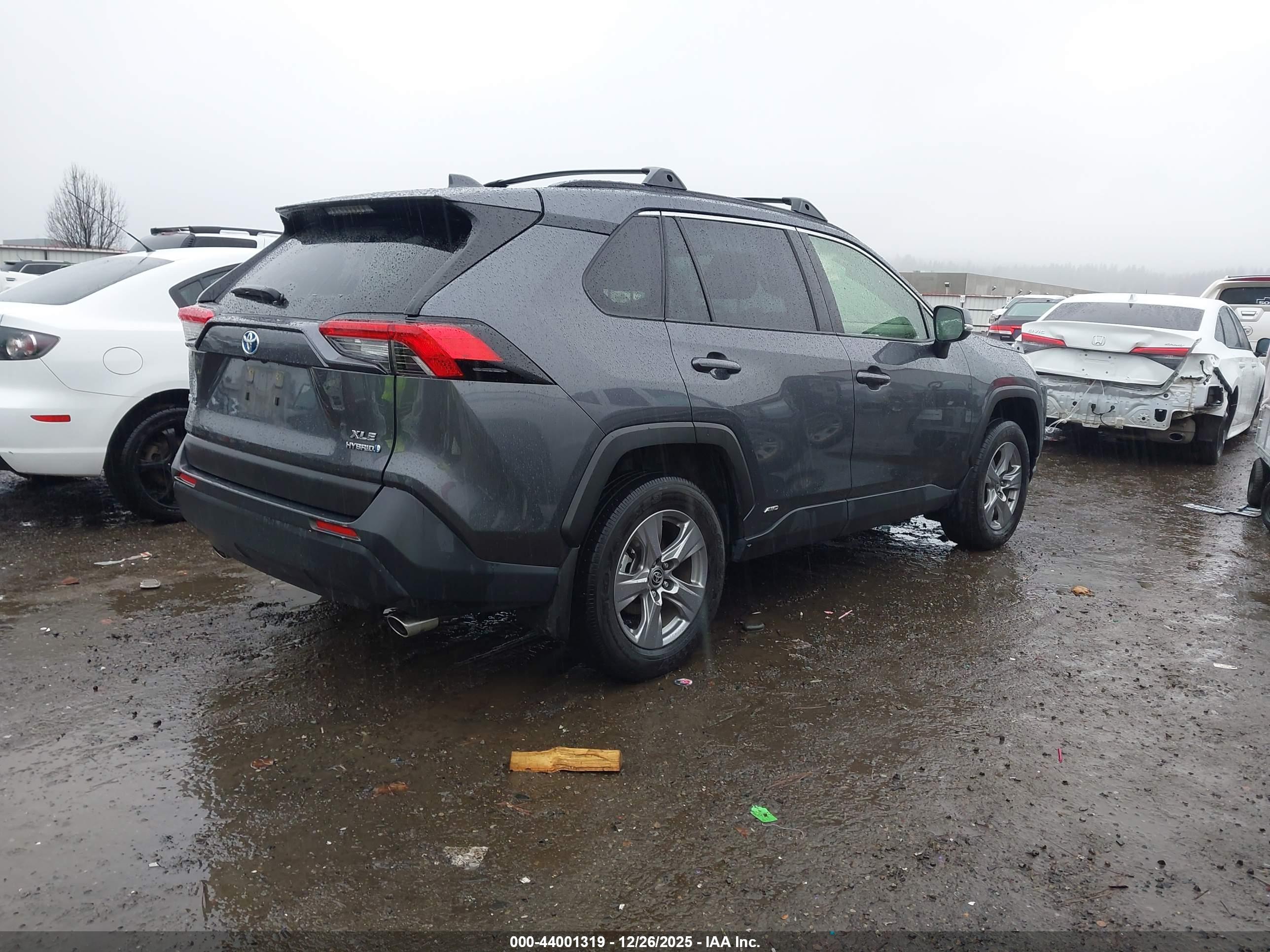 TOYOTA RAV4 image 4