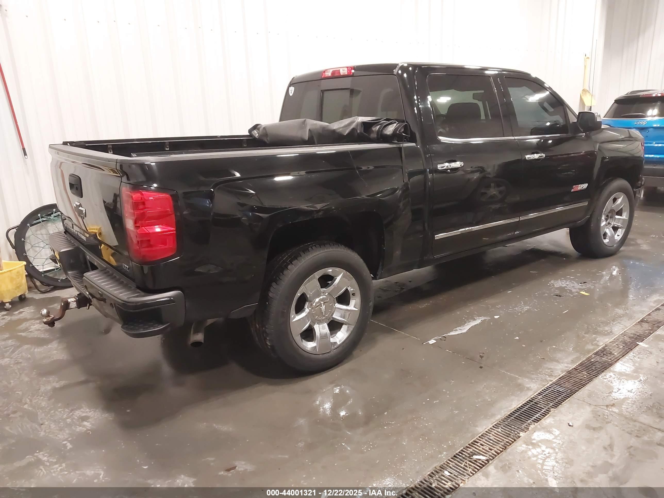 CHEVROLET SILVERADO image 4