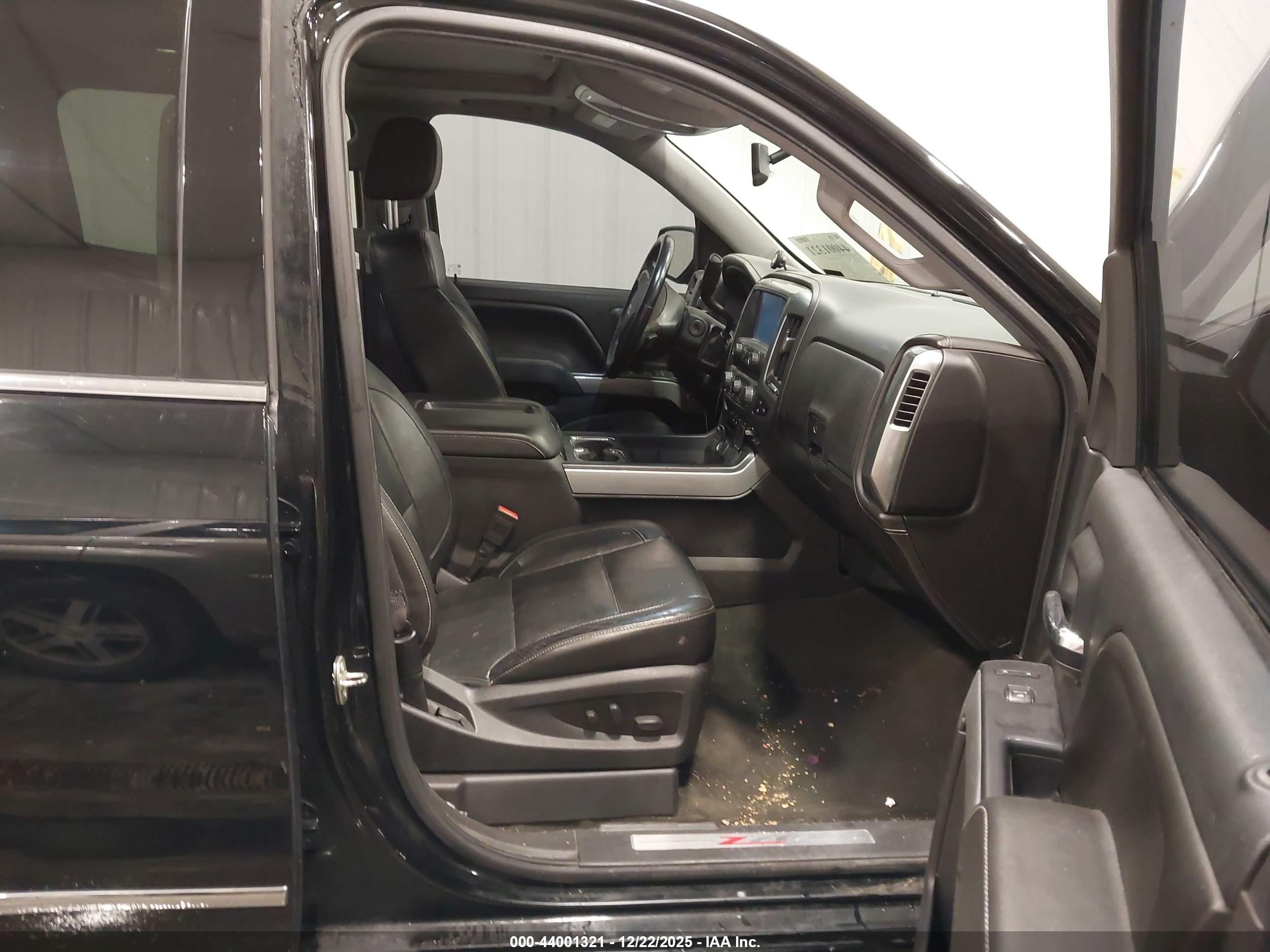 CHEVROLET SILVERADO image 5