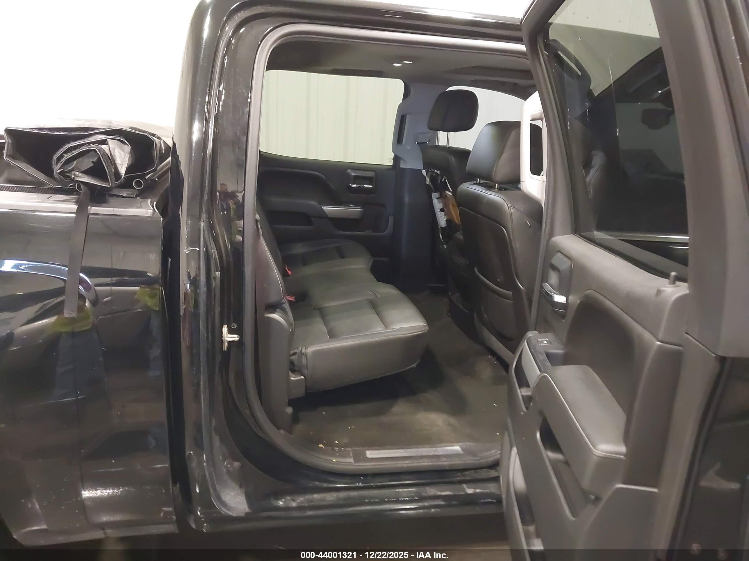 CHEVROLET SILVERADO image 8