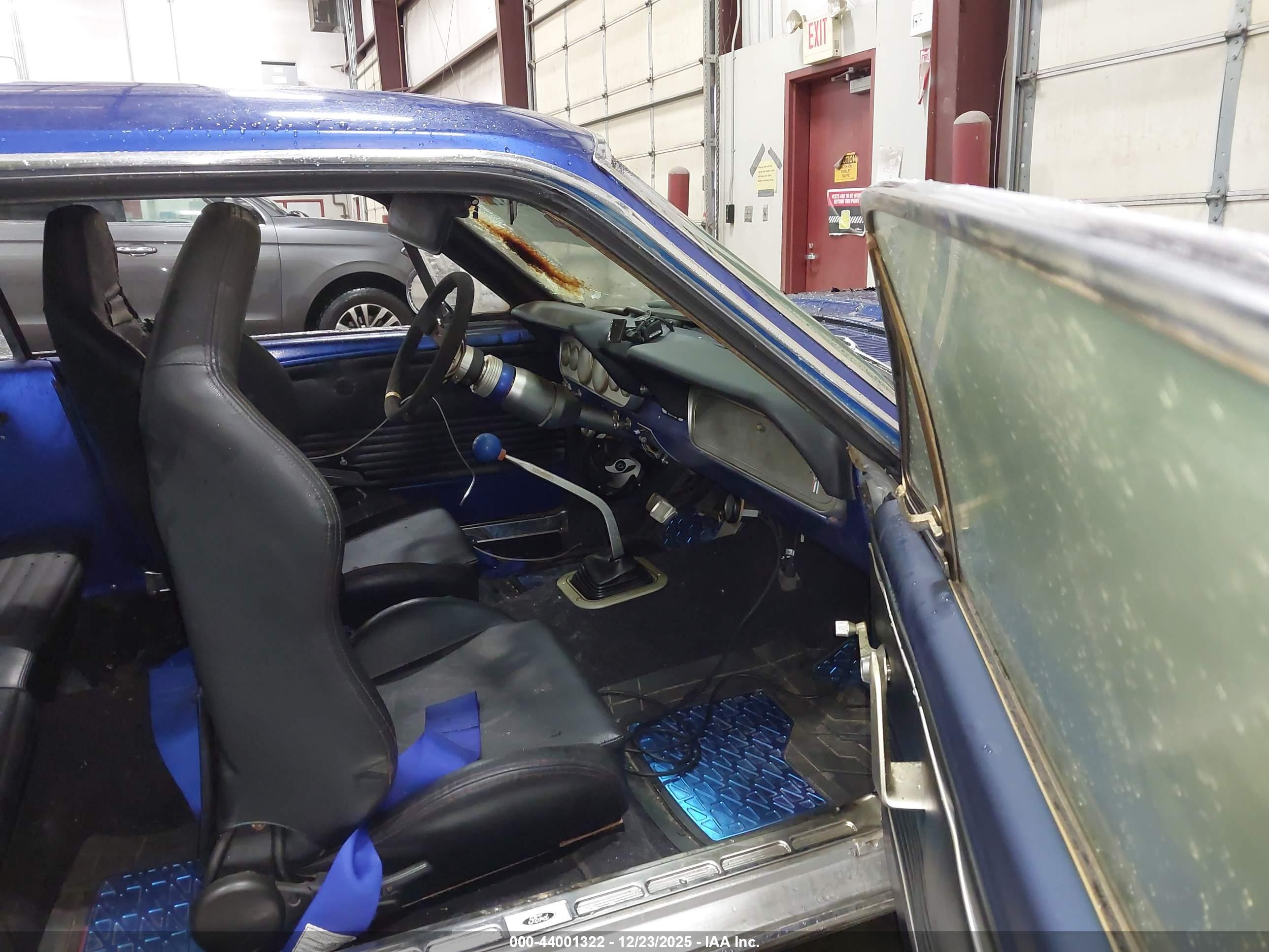 FORD MUSTANG image 5