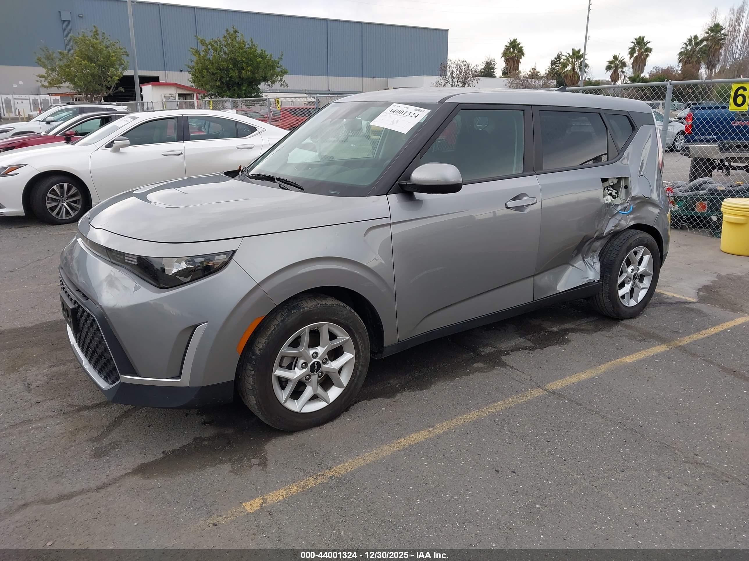 KIA SOUL image 2