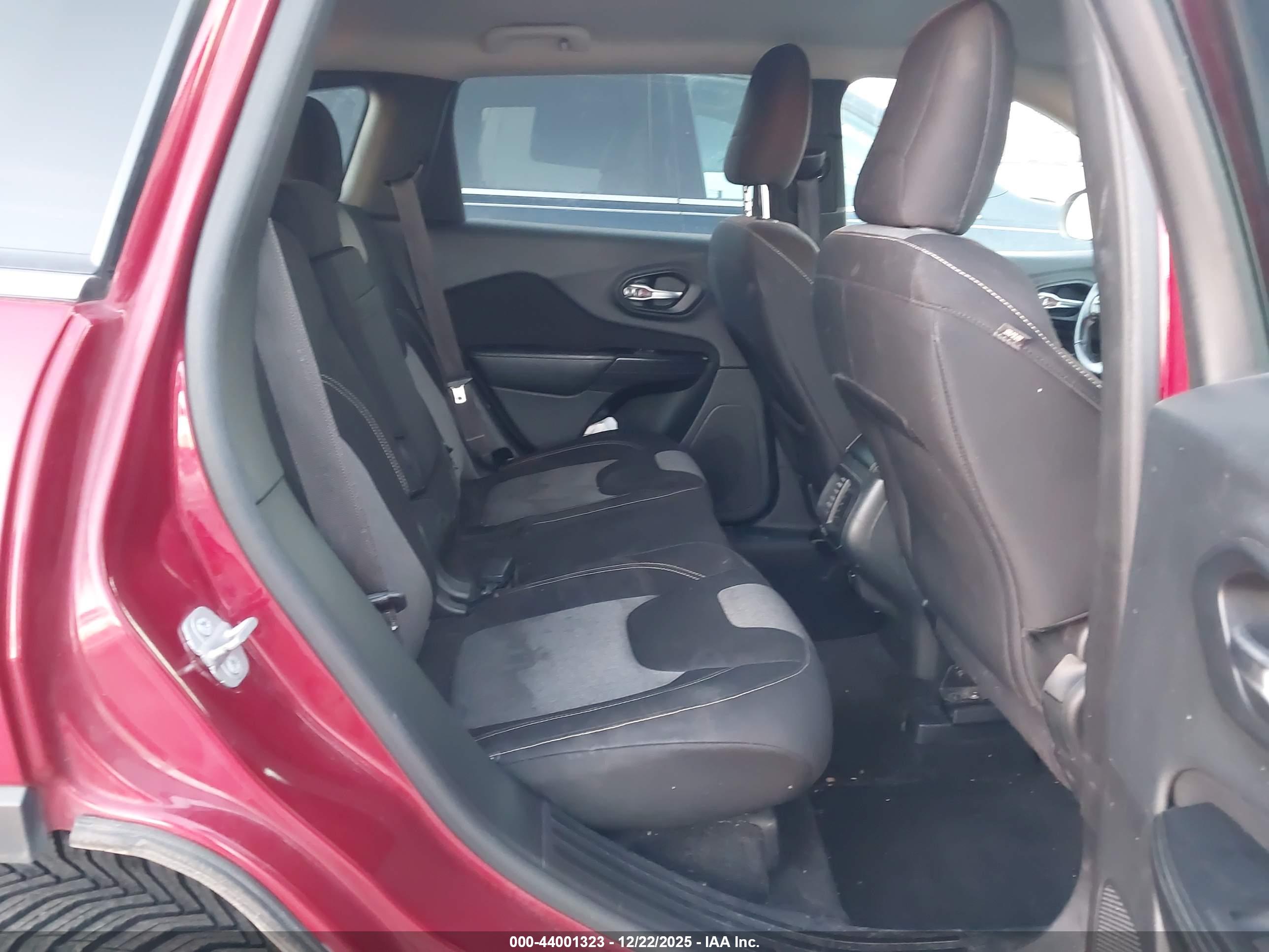 JEEP CHEROKEE image 8