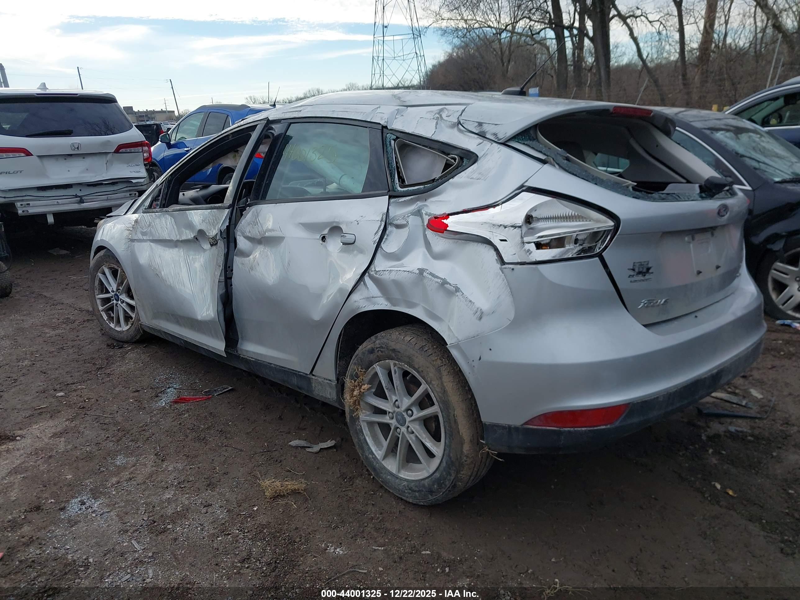 FORD FOCUS image 3