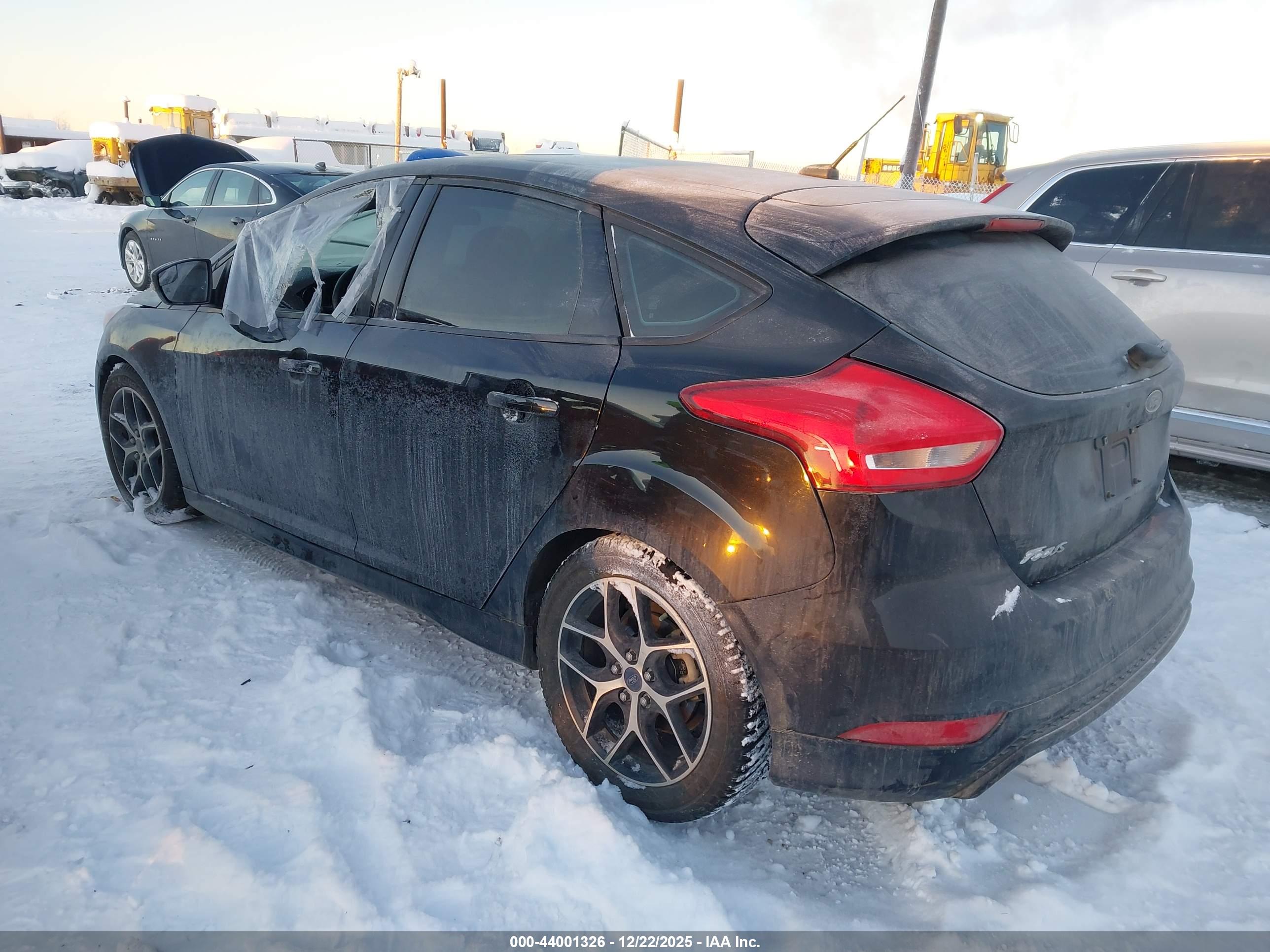 FORD FOCUS image 3