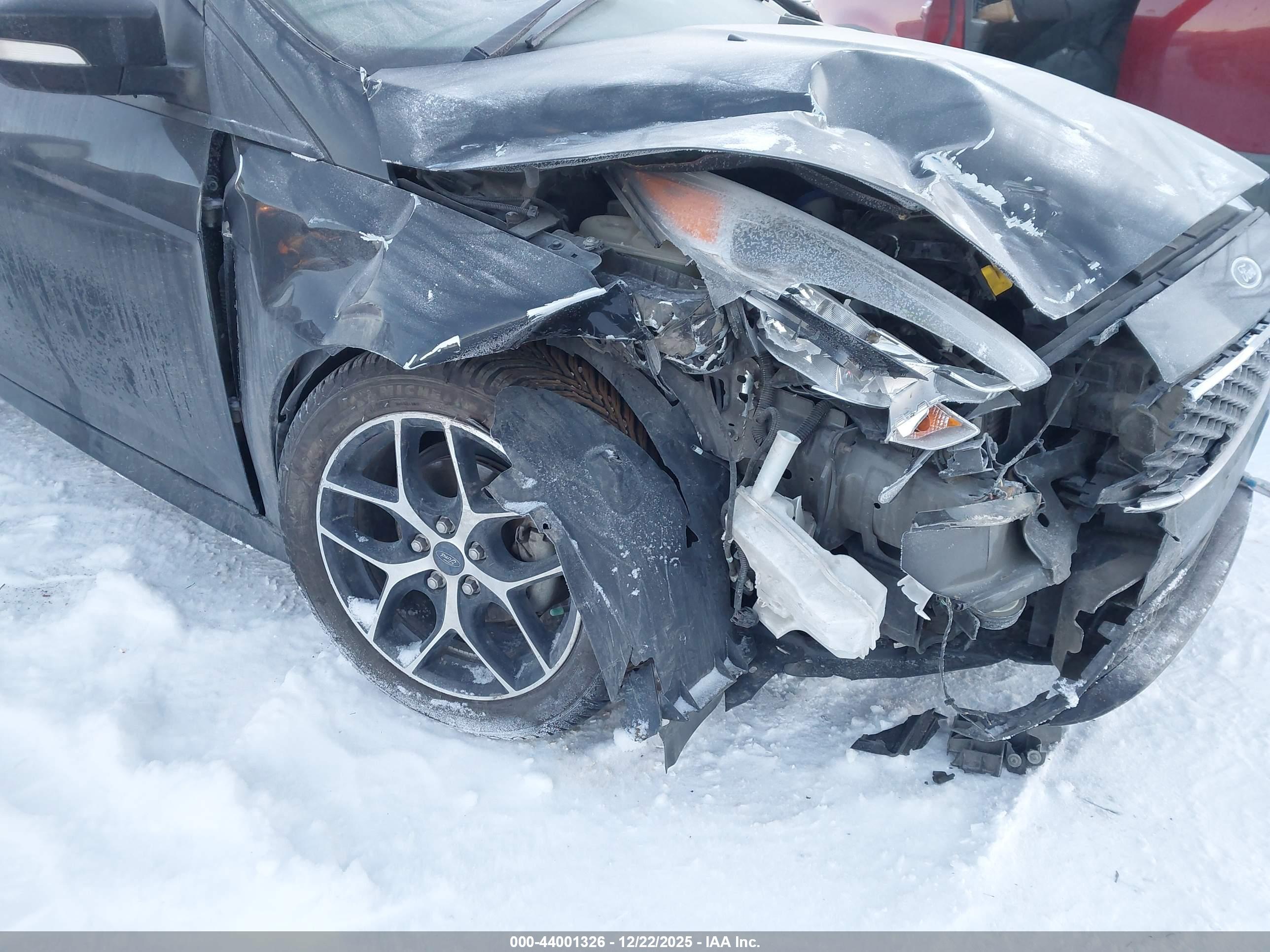 FORD FOCUS image 6