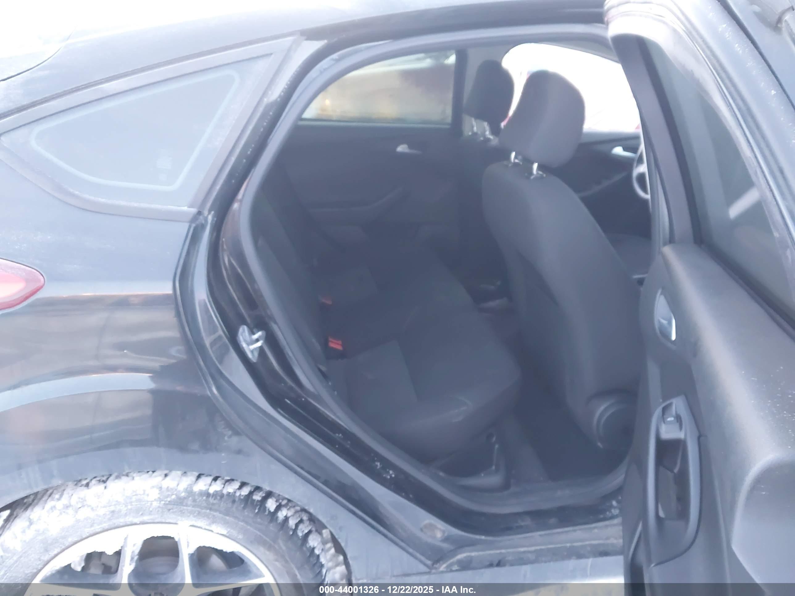 FORD FOCUS image 8
