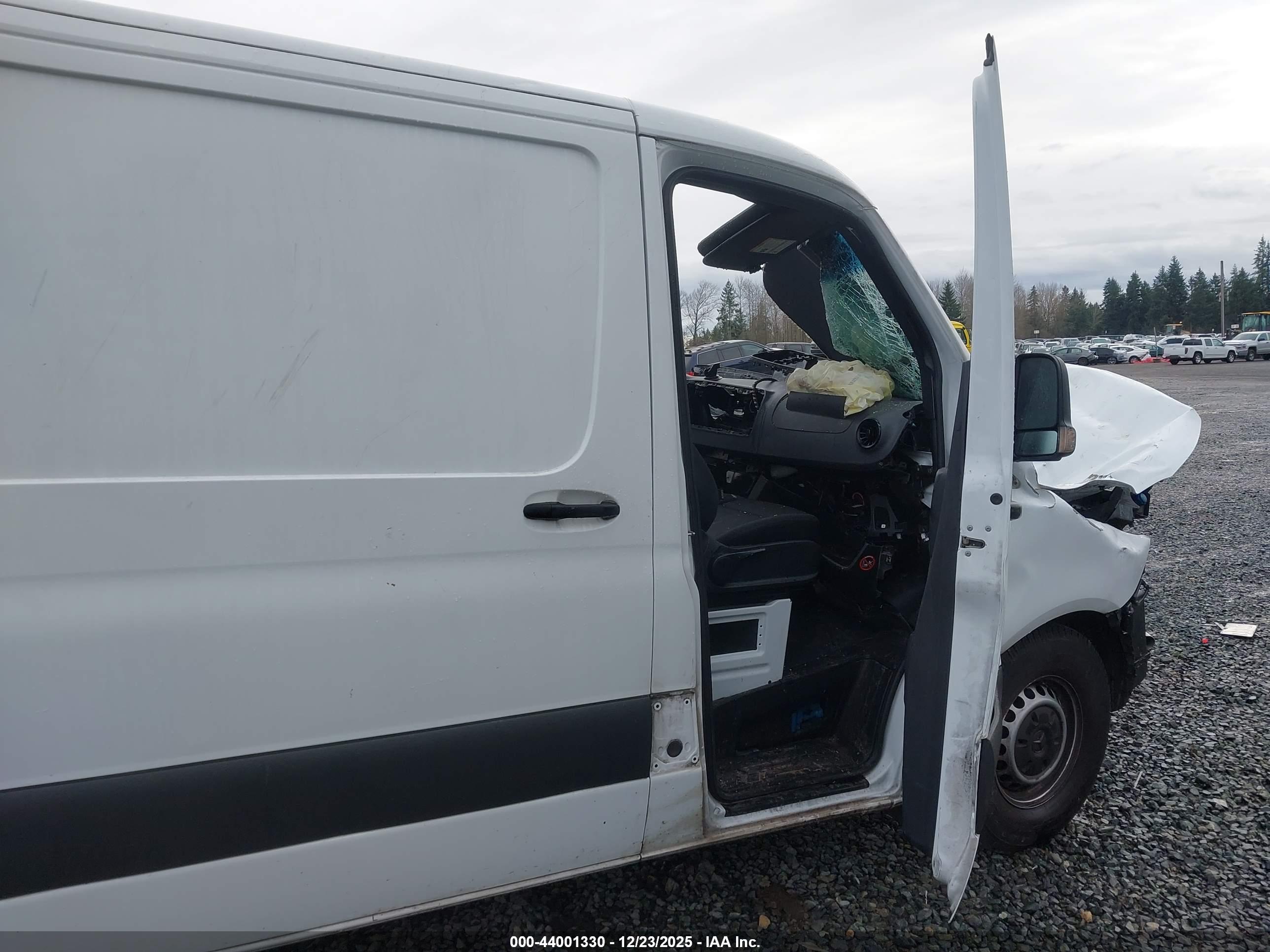 MERCEDES-BENZ SPRINTER image 5