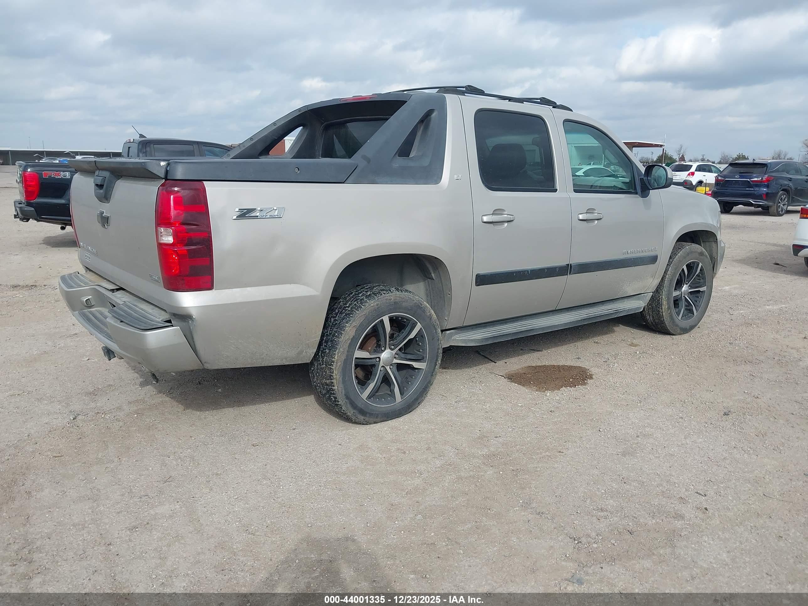 CHEVROLET AVALANCHE image 4