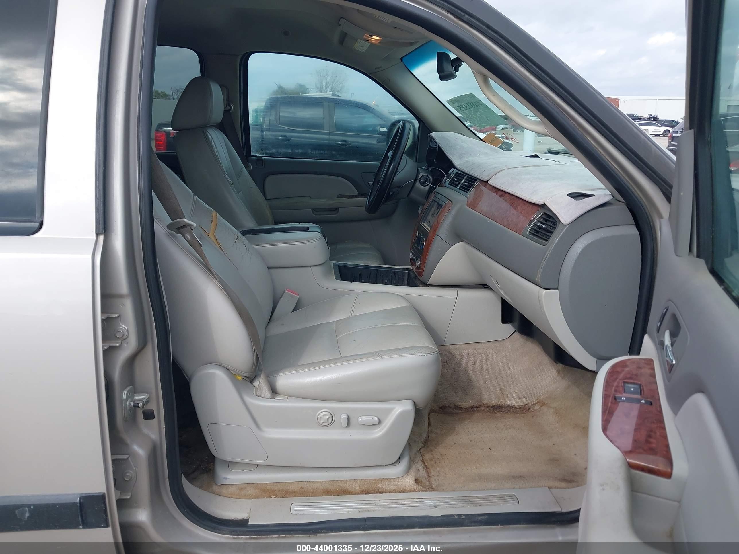 CHEVROLET AVALANCHE image 5