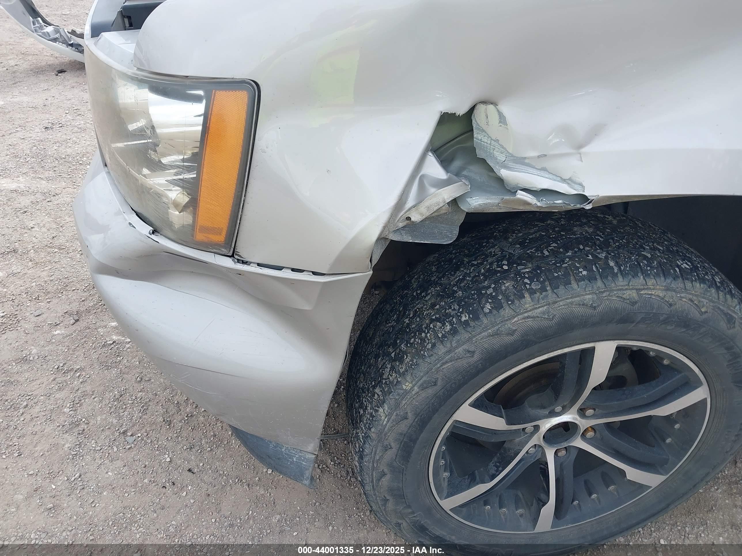 CHEVROLET AVALANCHE image 6