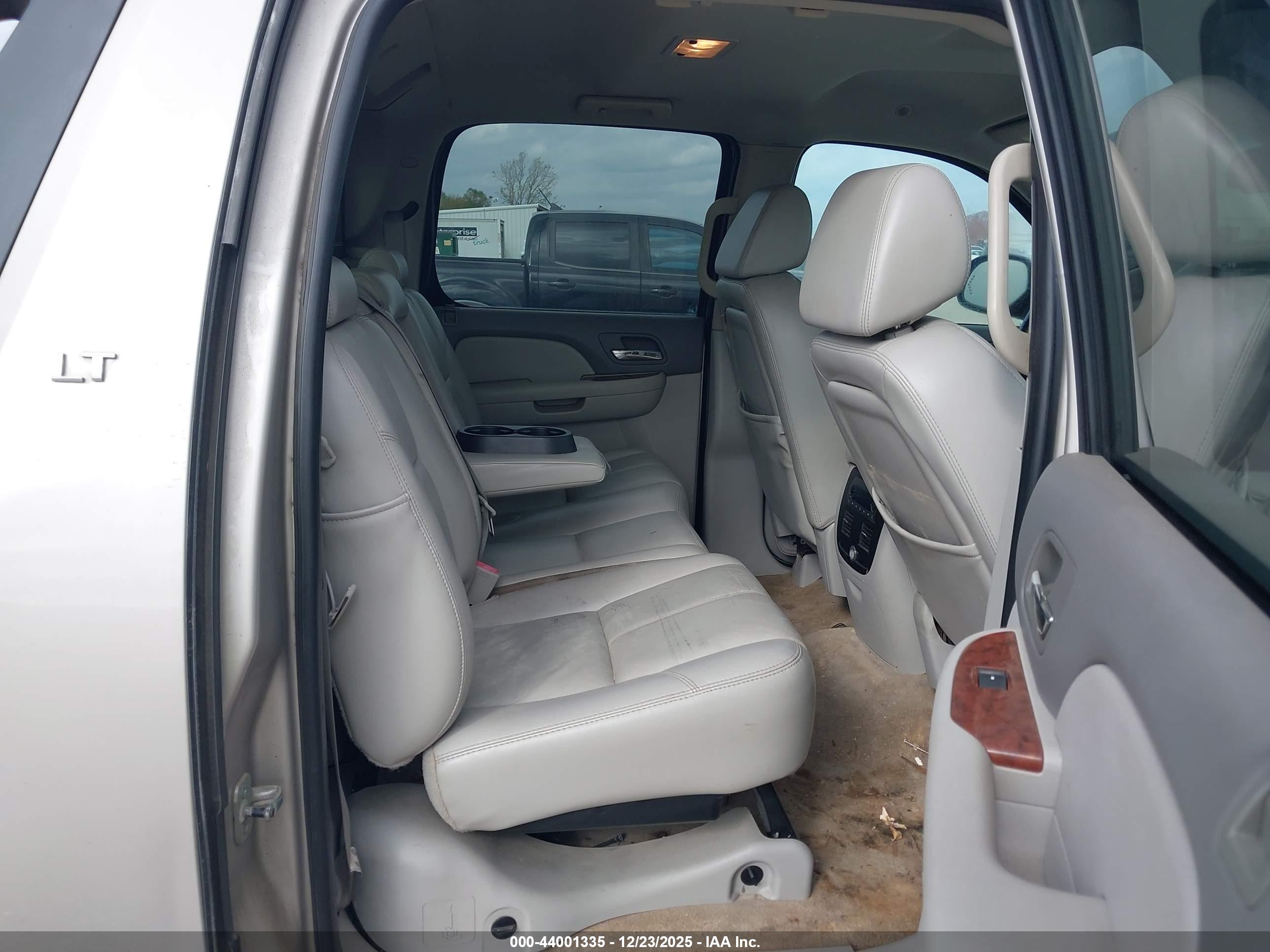 CHEVROLET AVALANCHE image 8