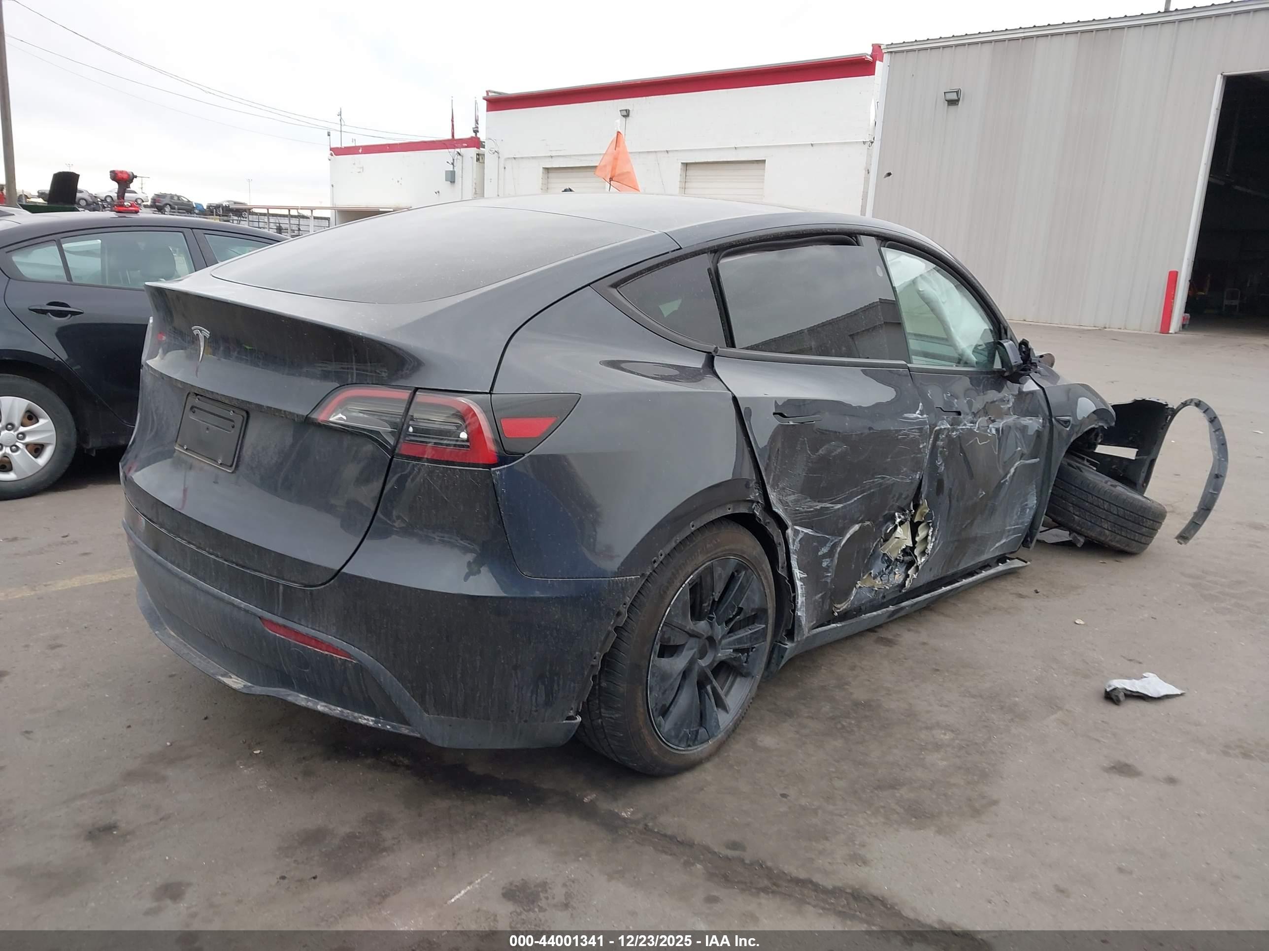 TESLA MODEL image 4