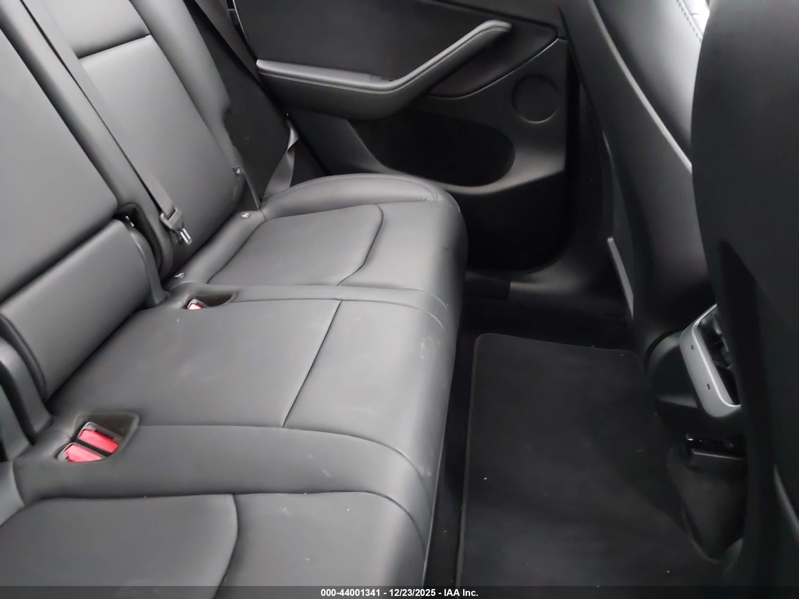 TESLA MODEL image 8