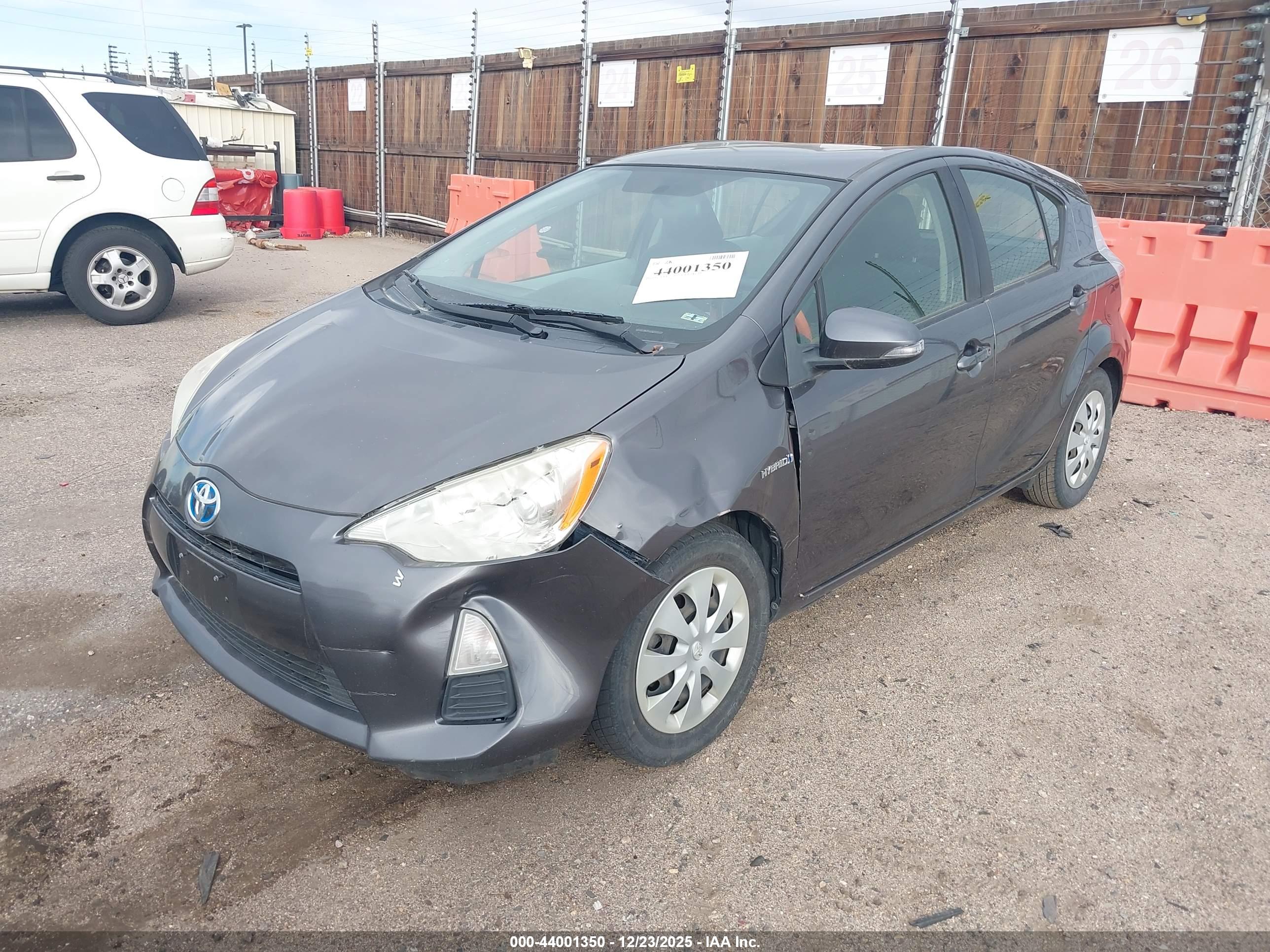 TOYOTA PRIUS image 2