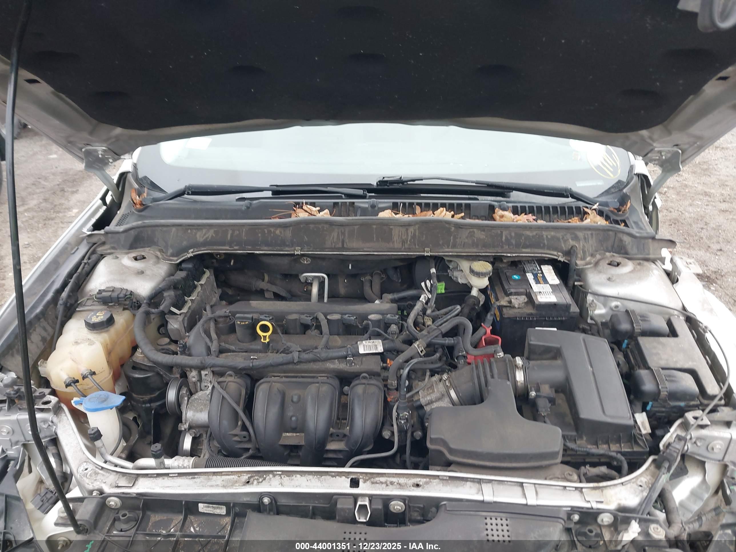 FORD FUSION image 10