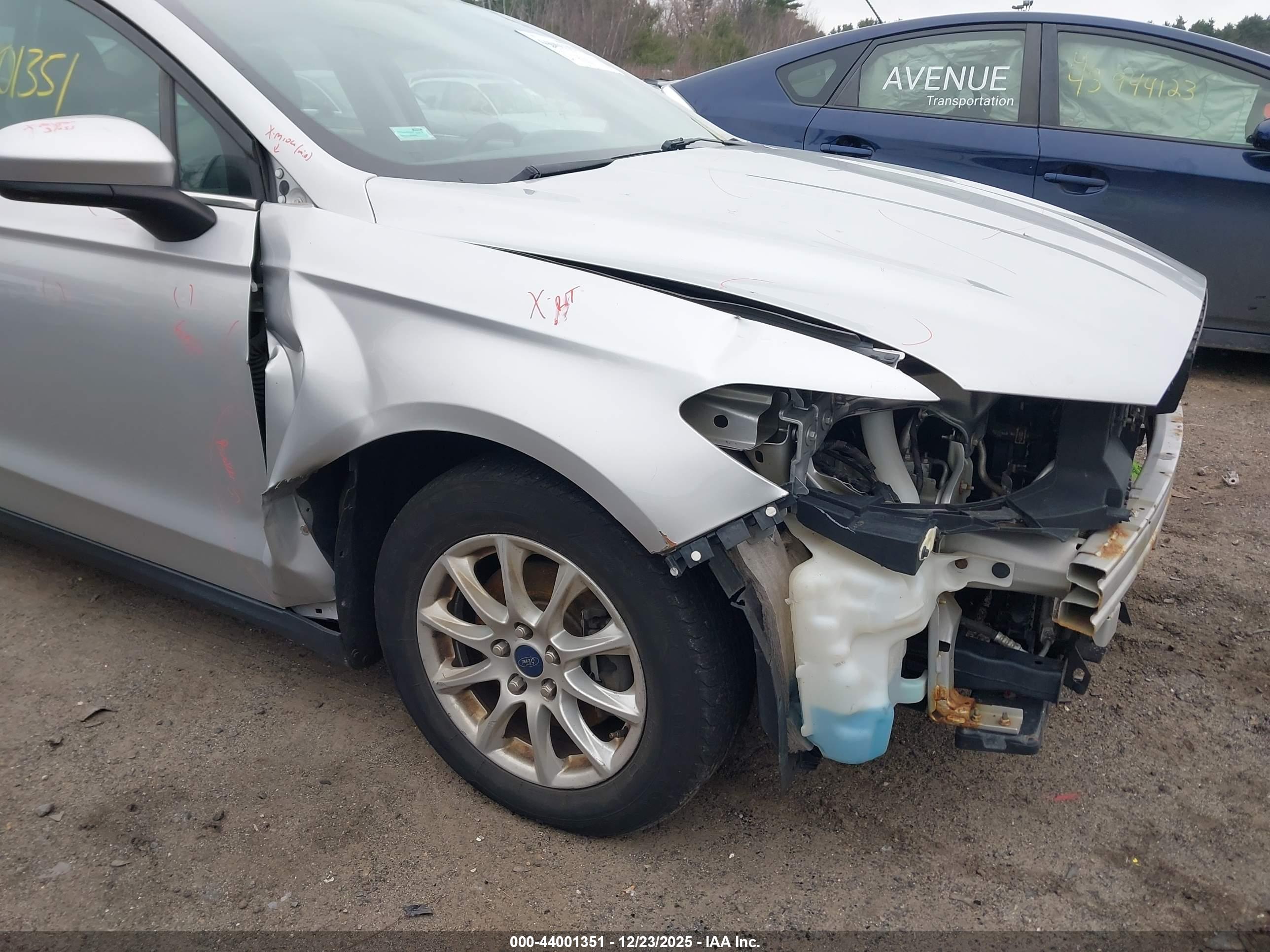 FORD FUSION image 6