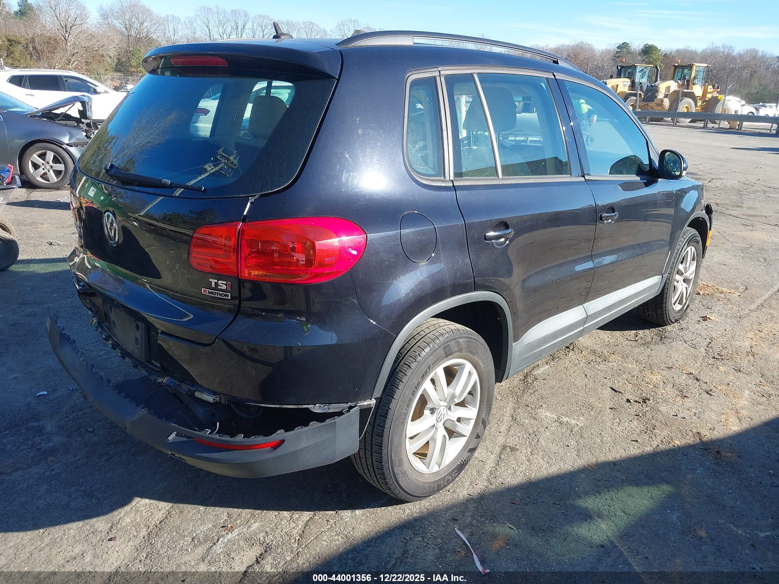 VOLKSWAGEN TIGUAN image 4