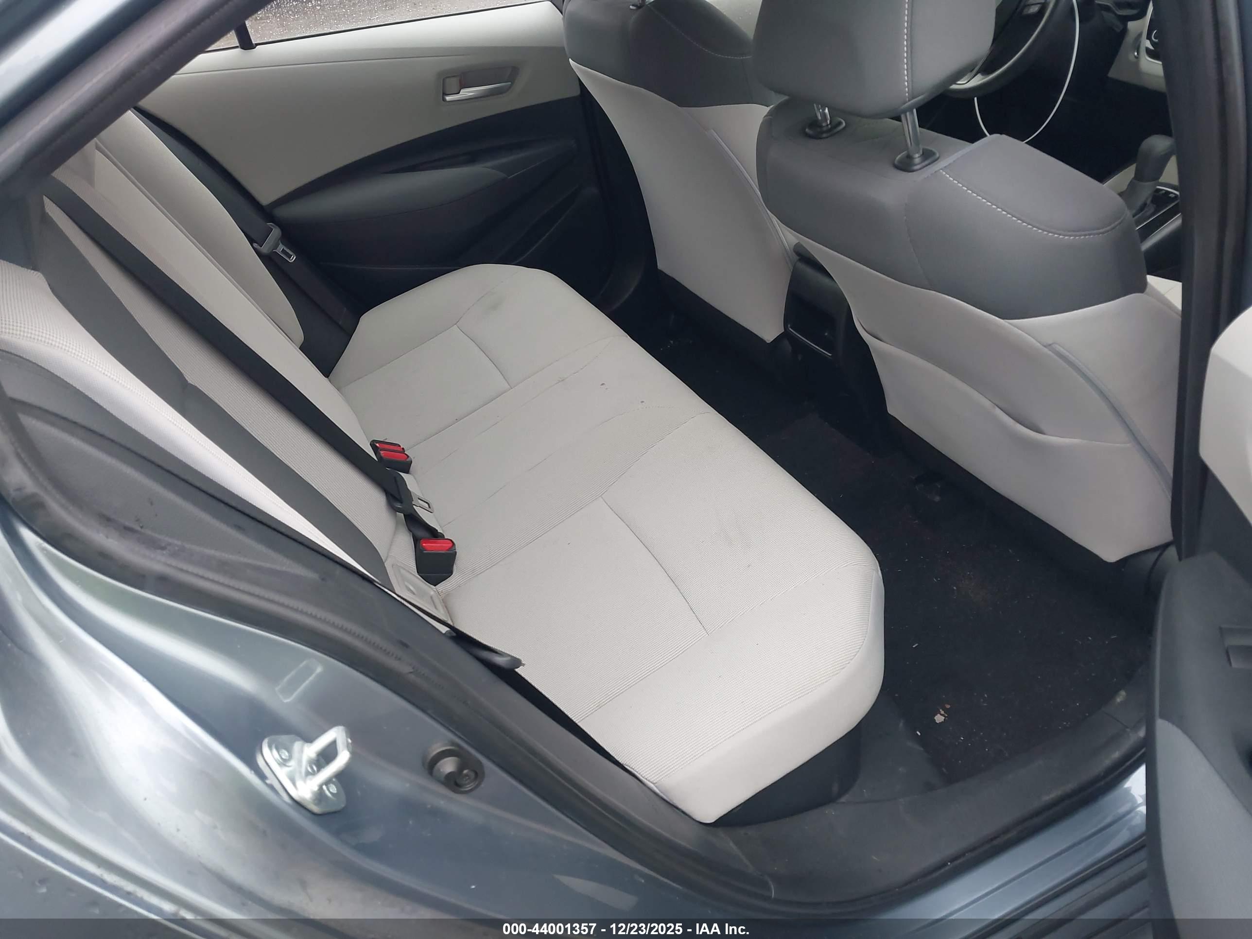 TOYOTA COROLLA image 8