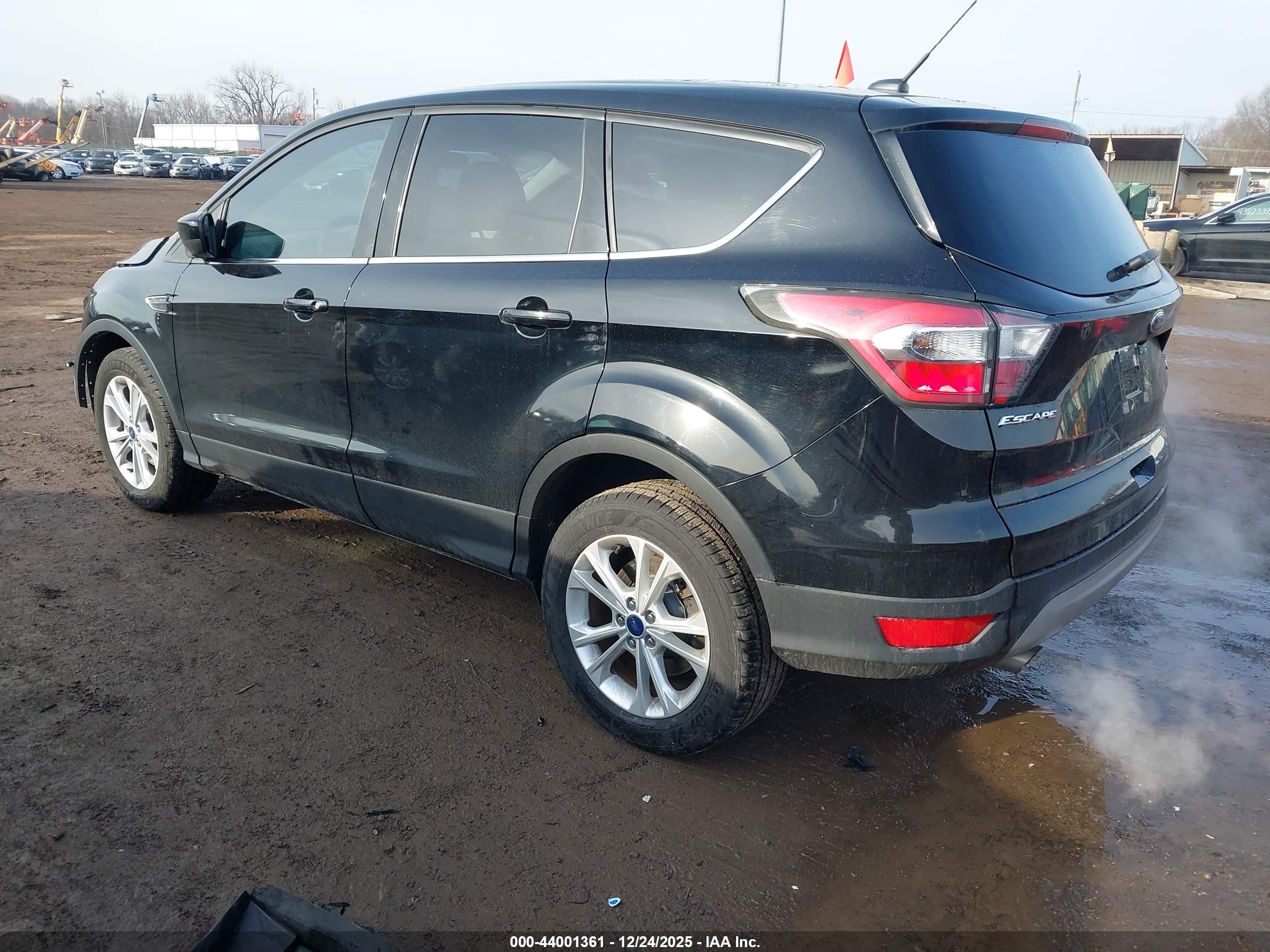 FORD ESCAPE image 3