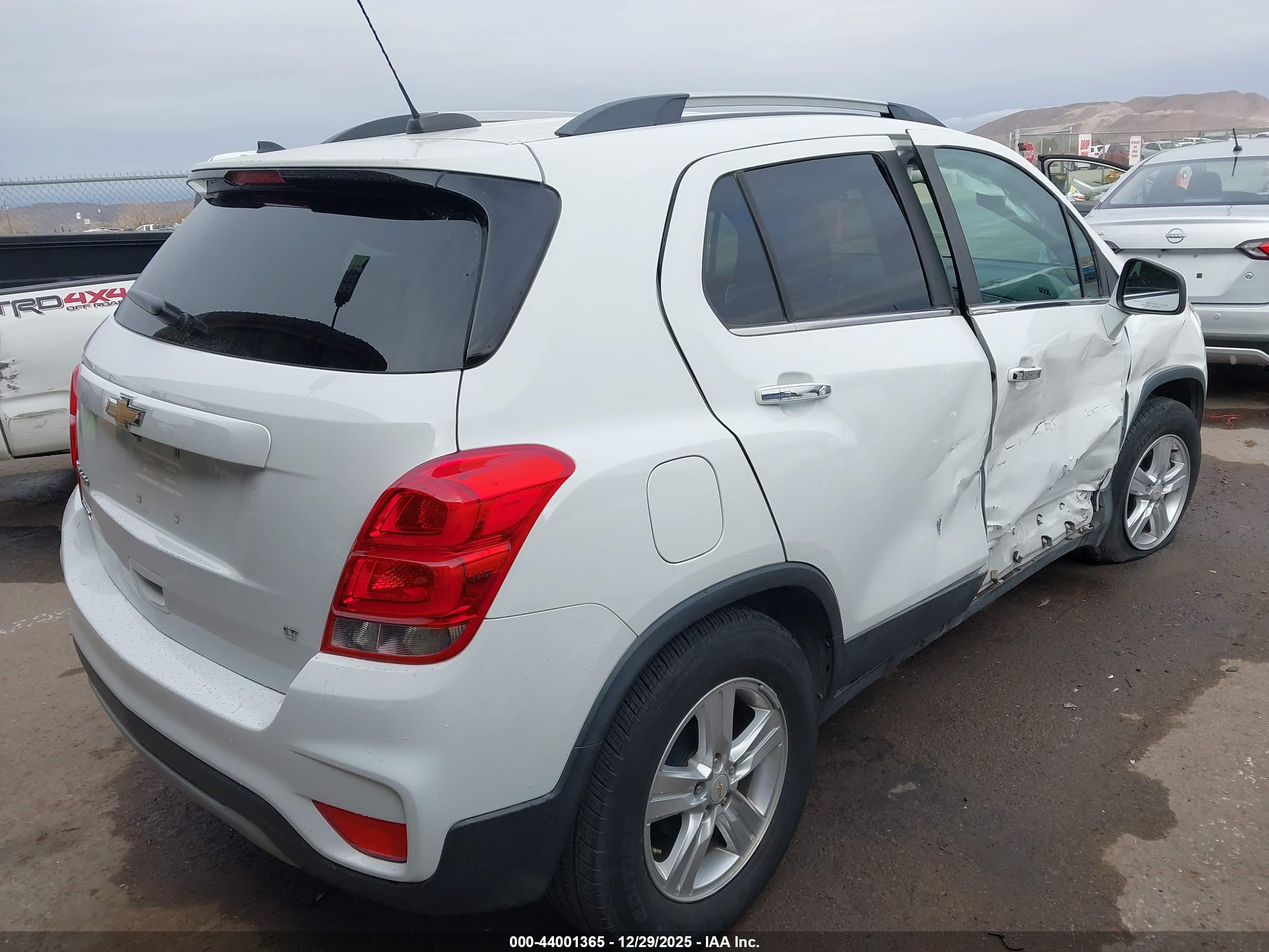 CHEVROLET TRAX image 4