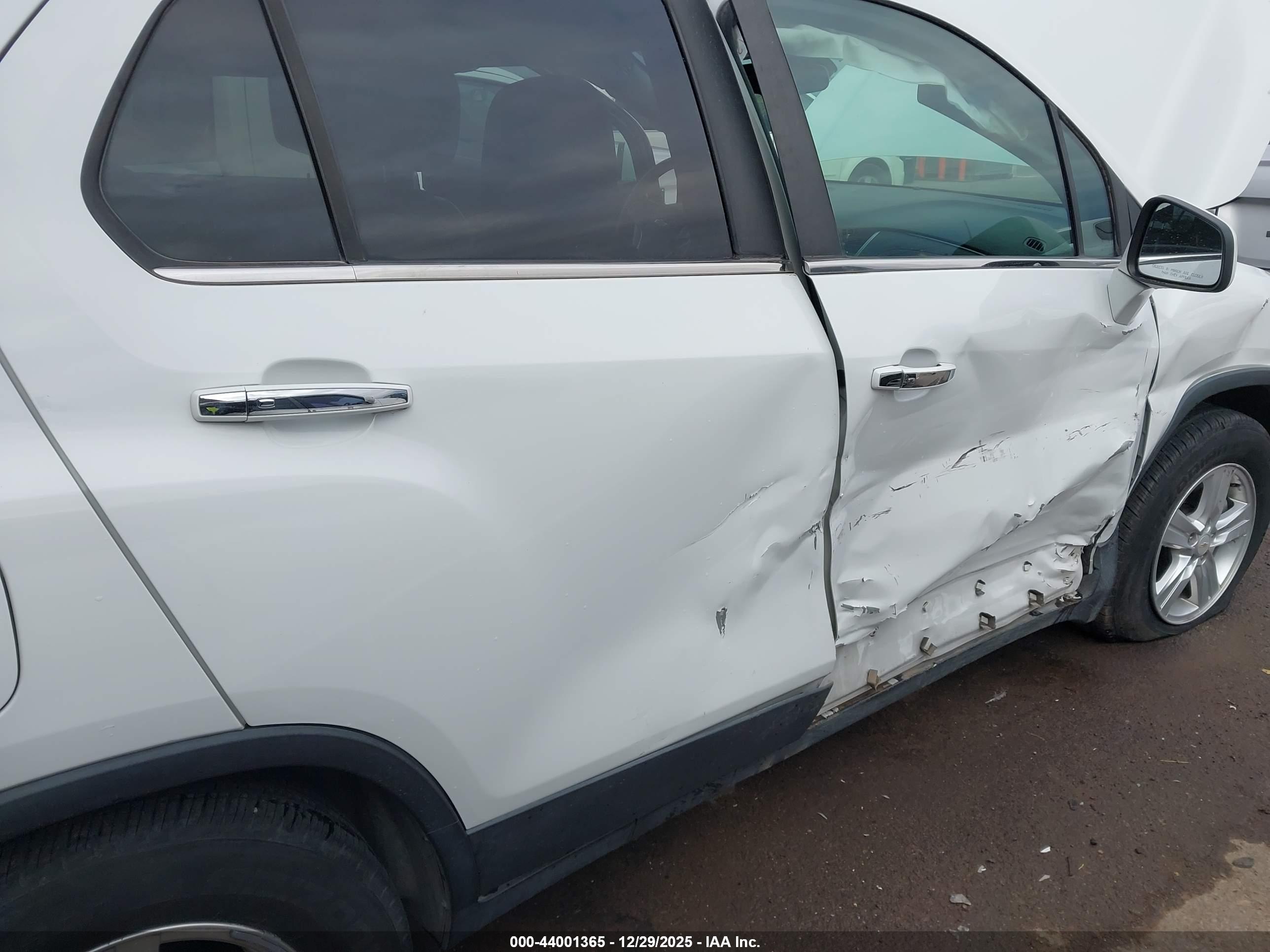 CHEVROLET TRAX image 6