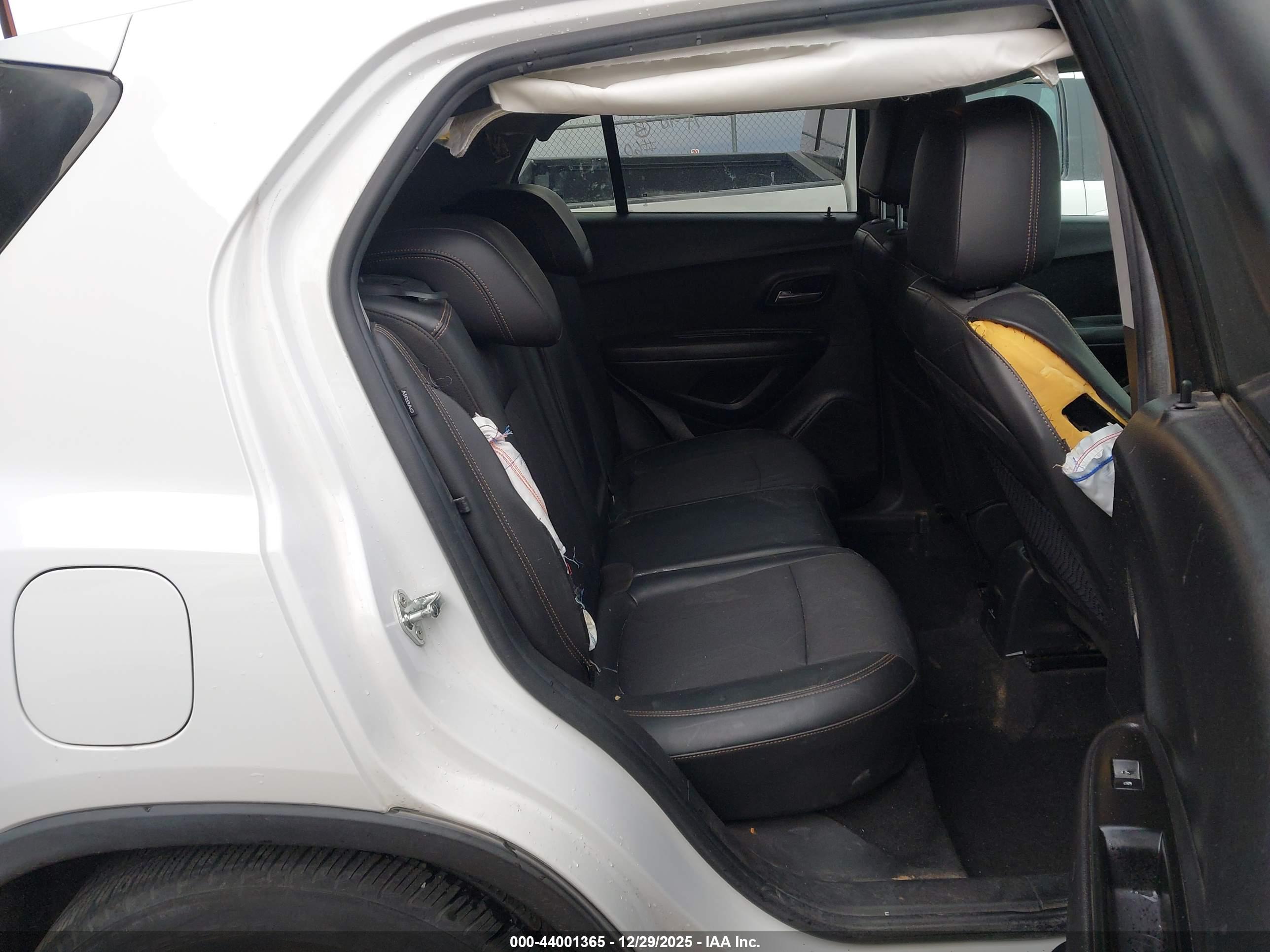 CHEVROLET TRAX image 8