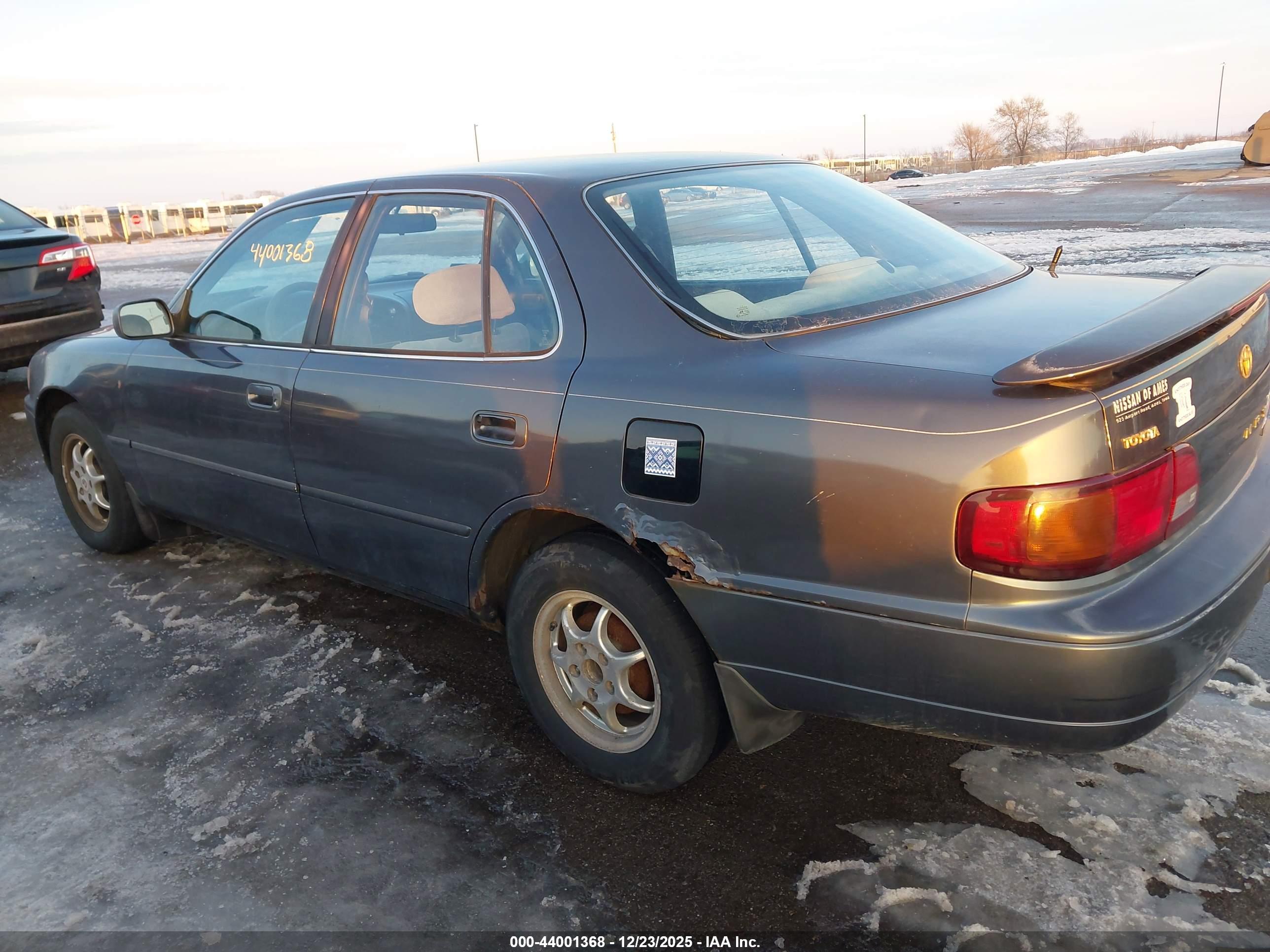 TOYOTA CAMRY image 6