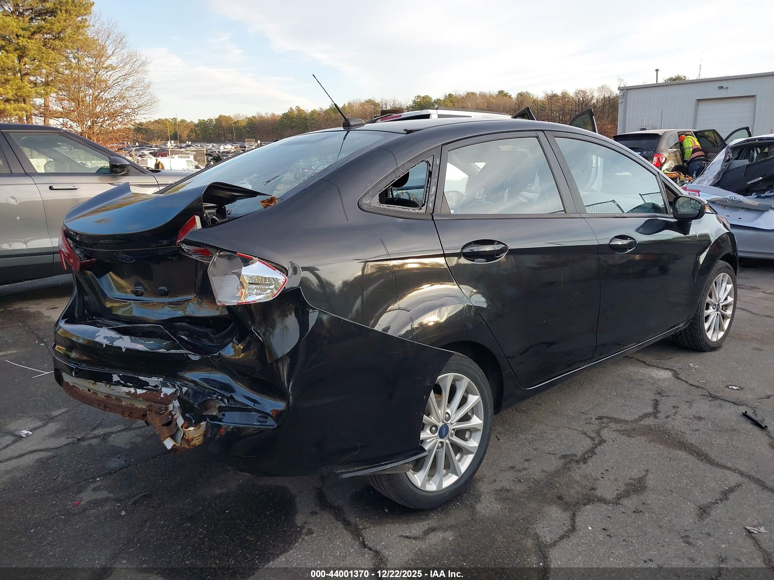 FORD FIESTA image 4