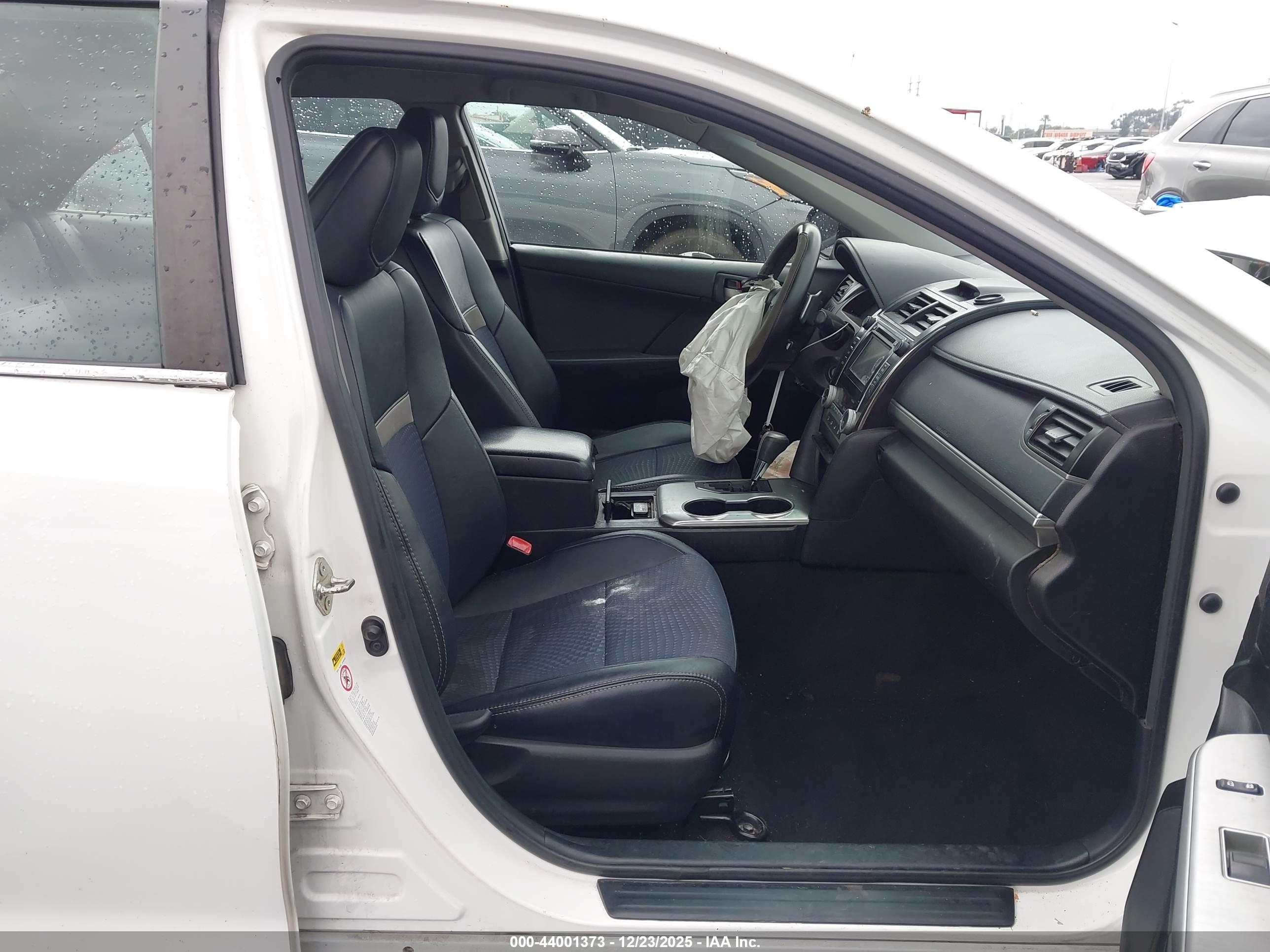 TOYOTA CAMRY image 5