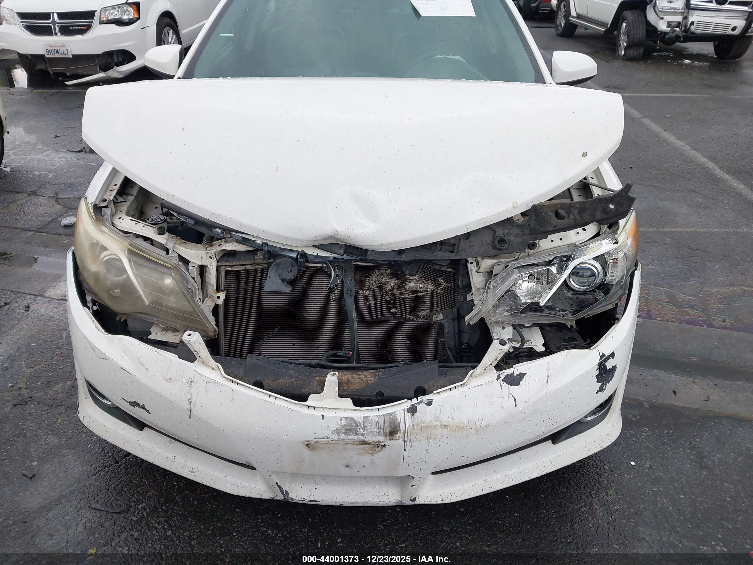 TOYOTA CAMRY image 6
