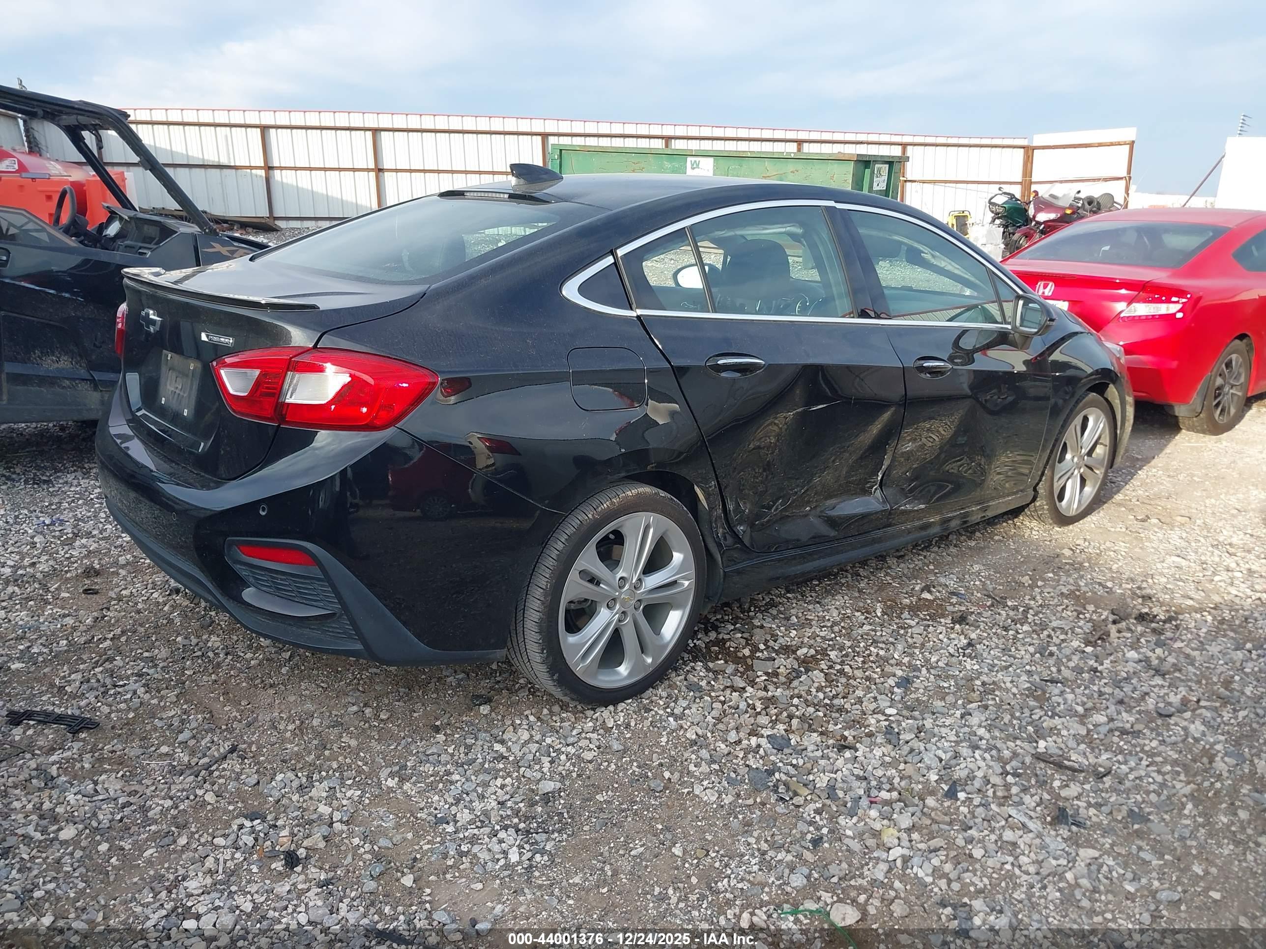 CHEVROLET CRUZE image 4